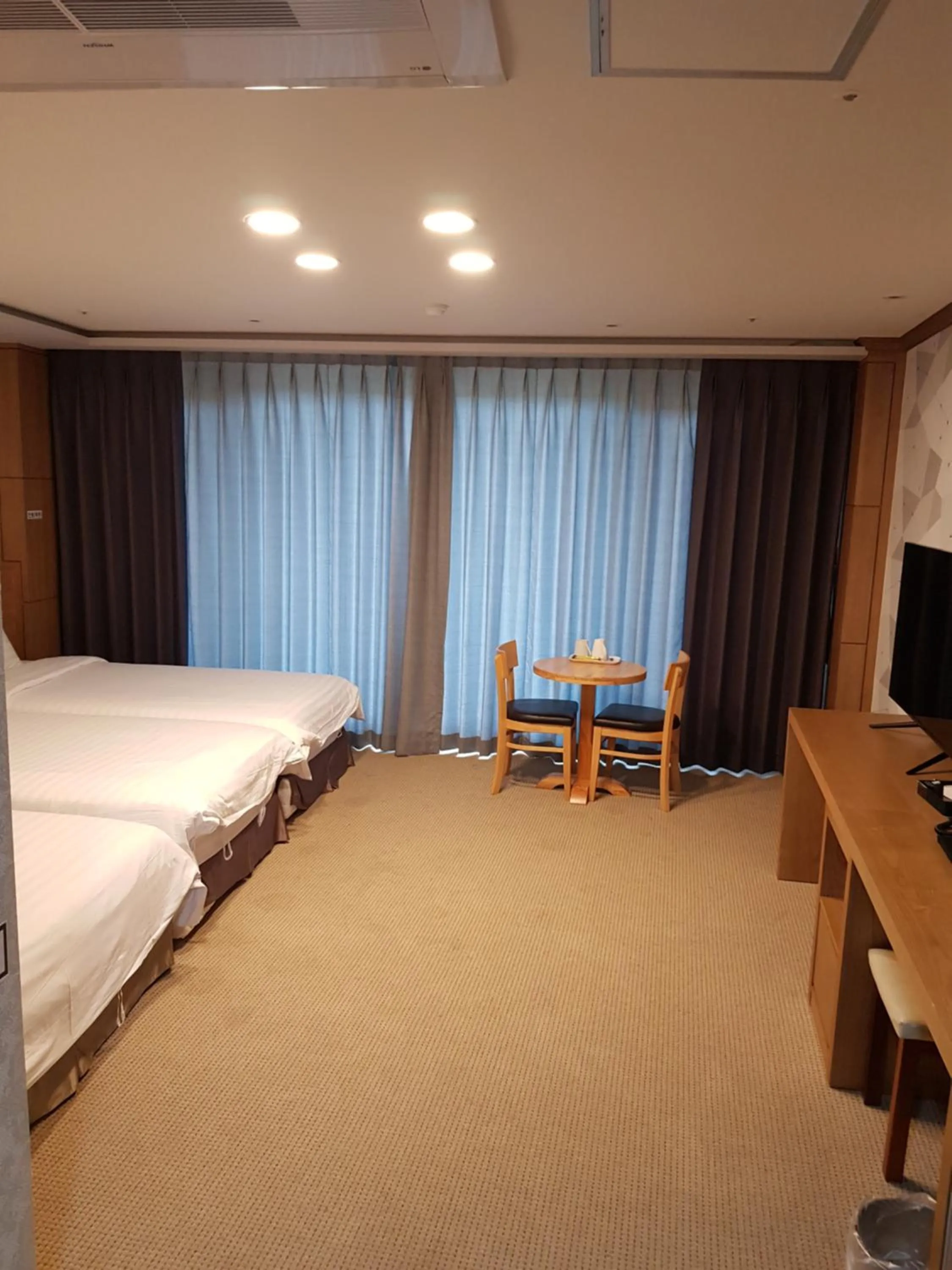 Bed in YangYang International Airport Hotel