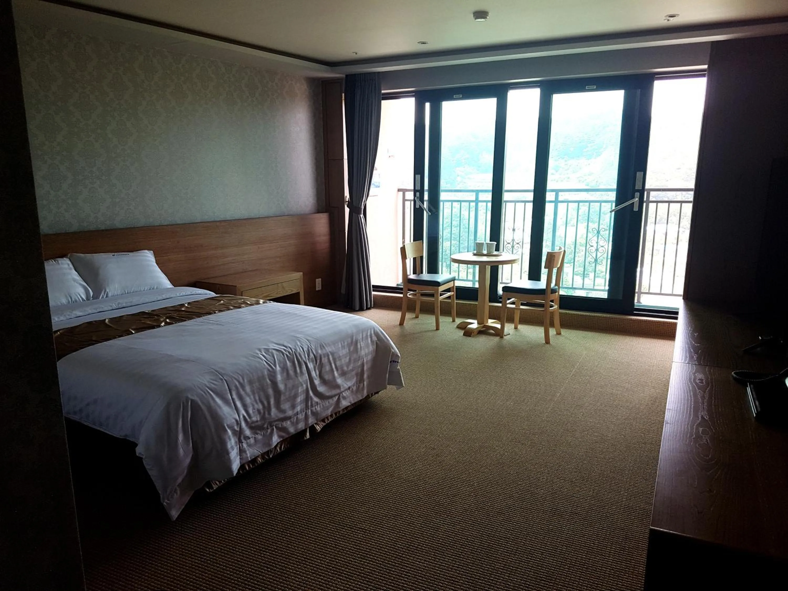 Bed in YangYang International Airport Hotel