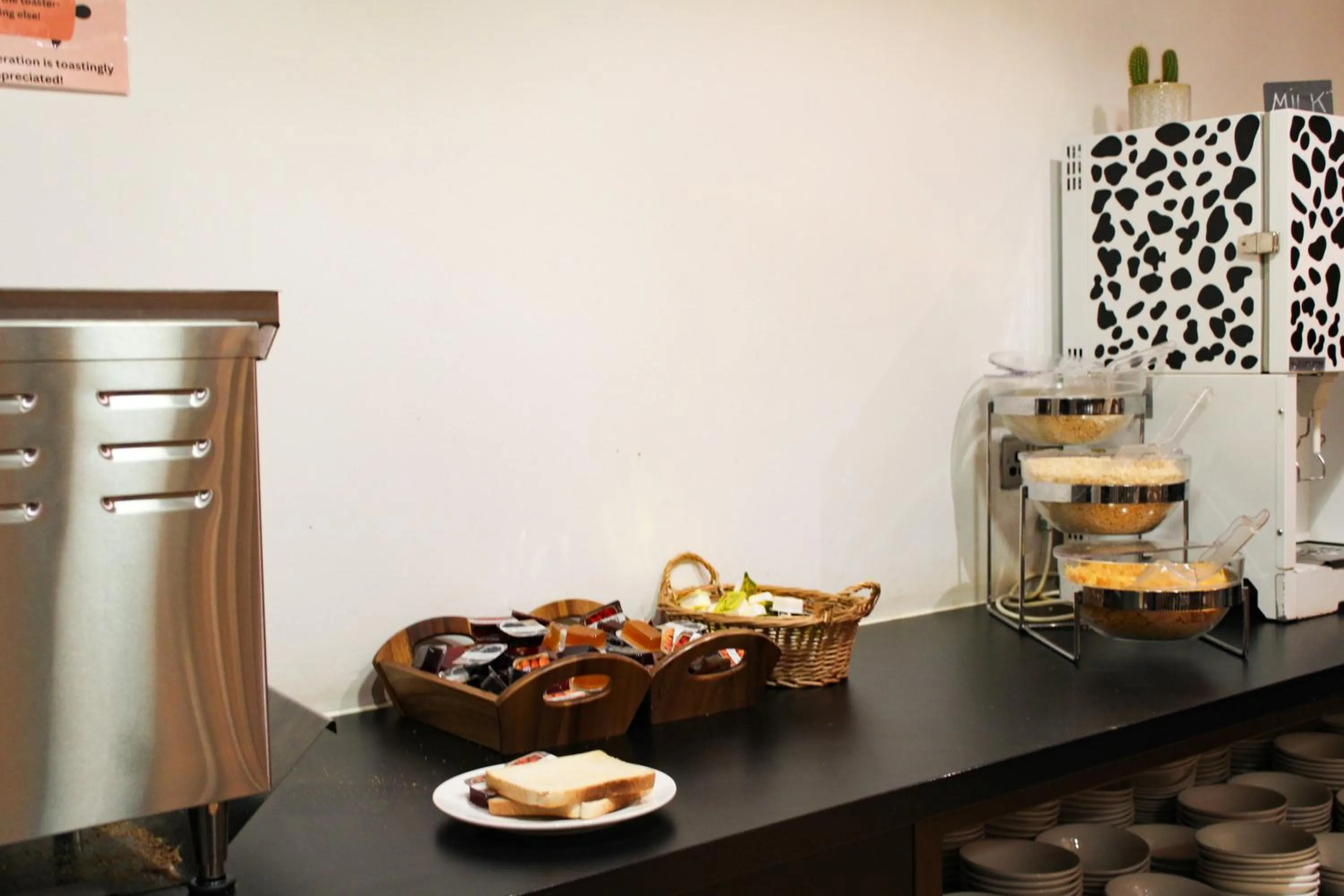 Breakfast in Safestay London Elephant & Castle