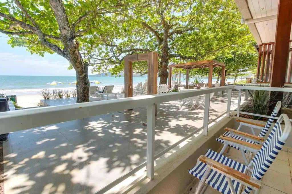 Deluxe Triple Room with Sea View in Pousada Vô Jaques Deluxe Triple Room with Sea View in Pousada Vô Jaques