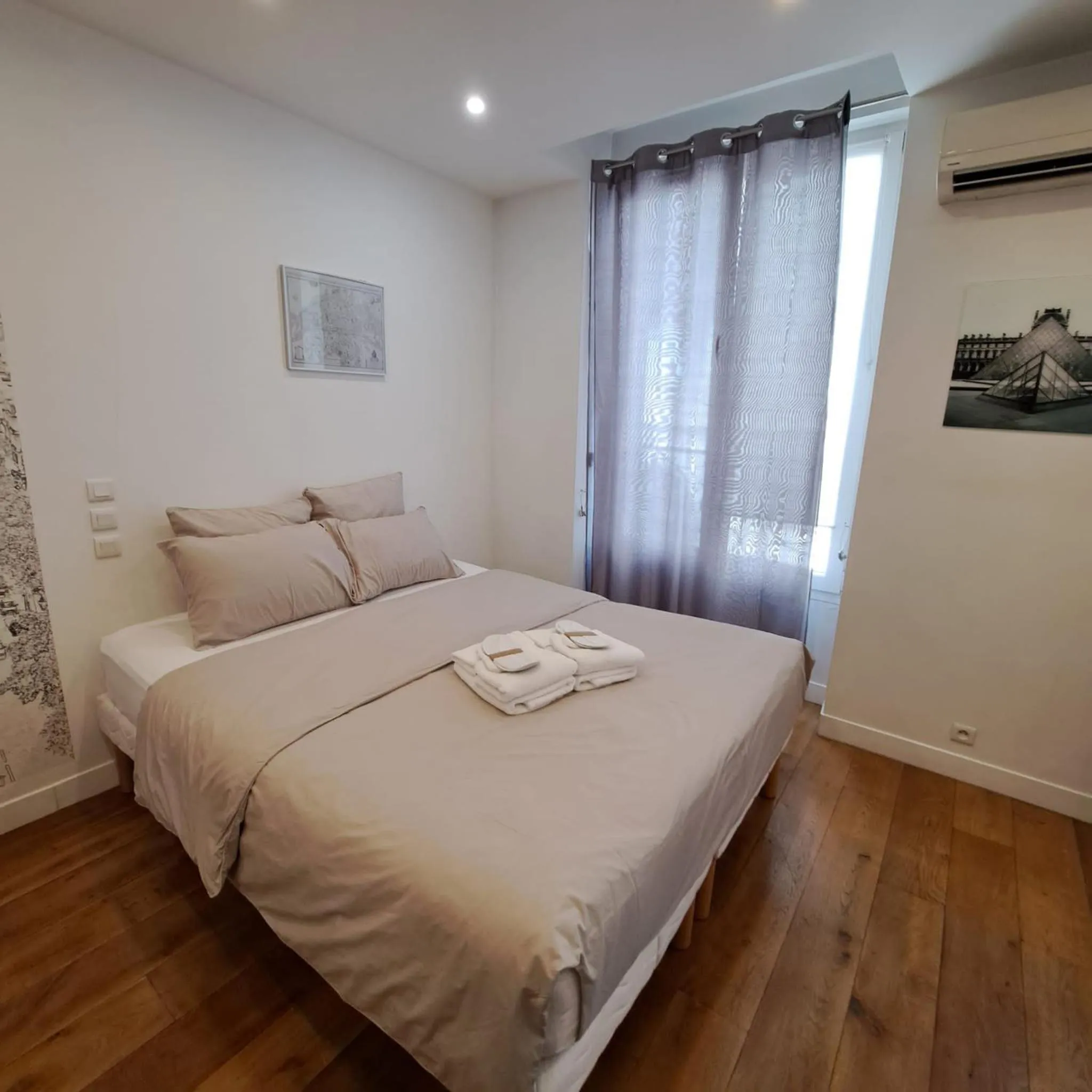 Bed in Maison le Bac Apartments