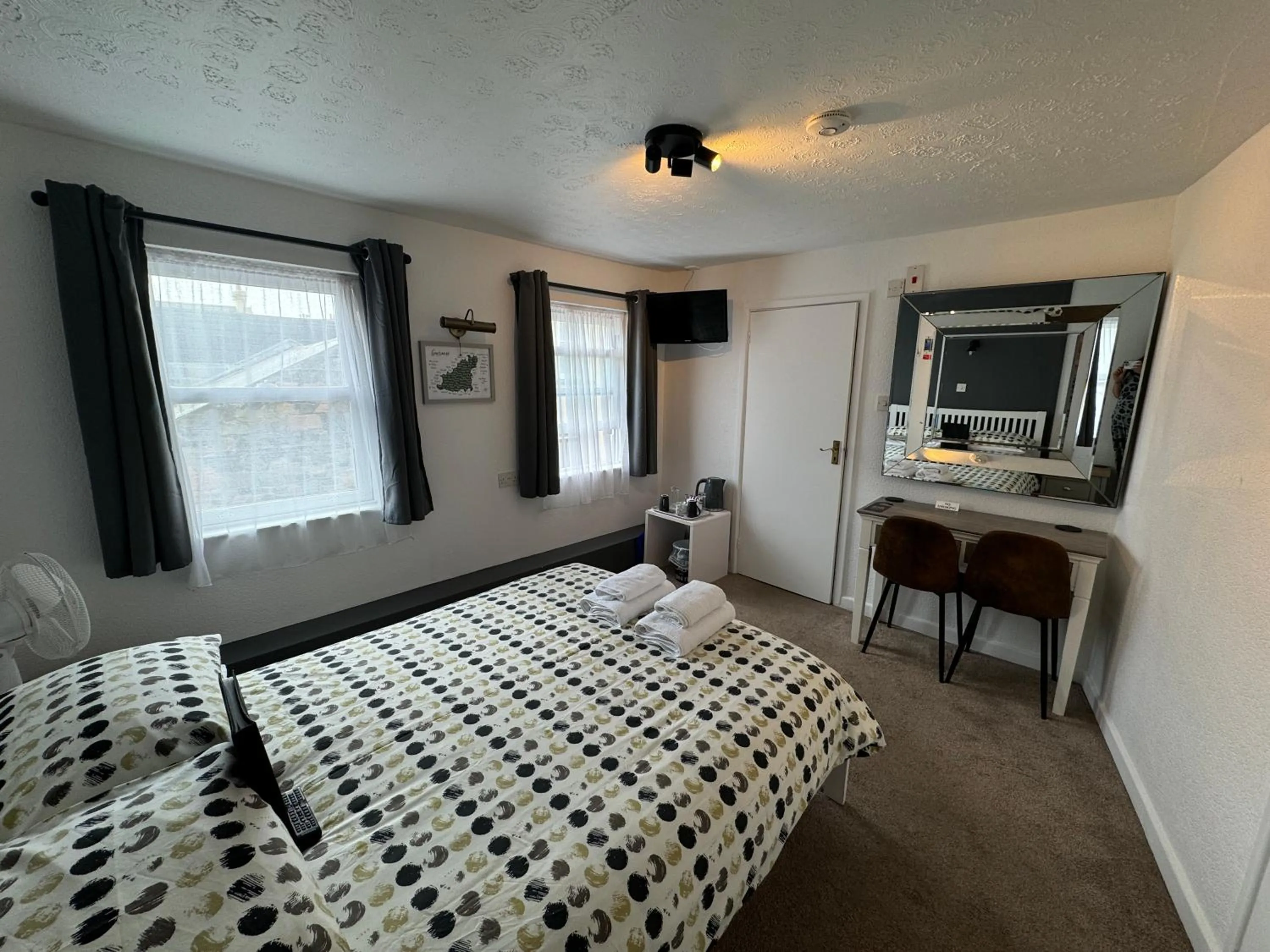 Bedroom, Bed in St Georges Guest House