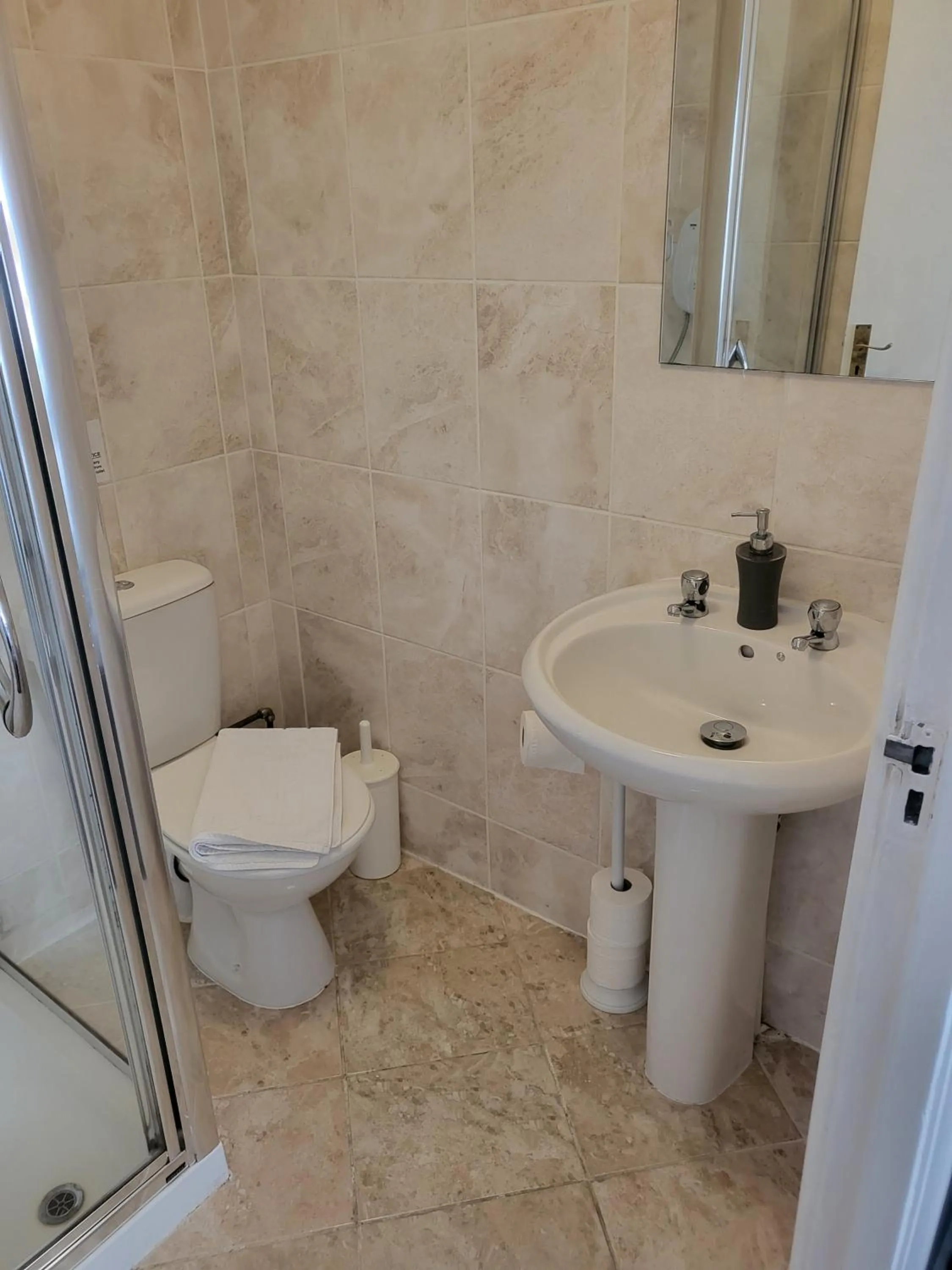 Toilet in St Georges Guest House