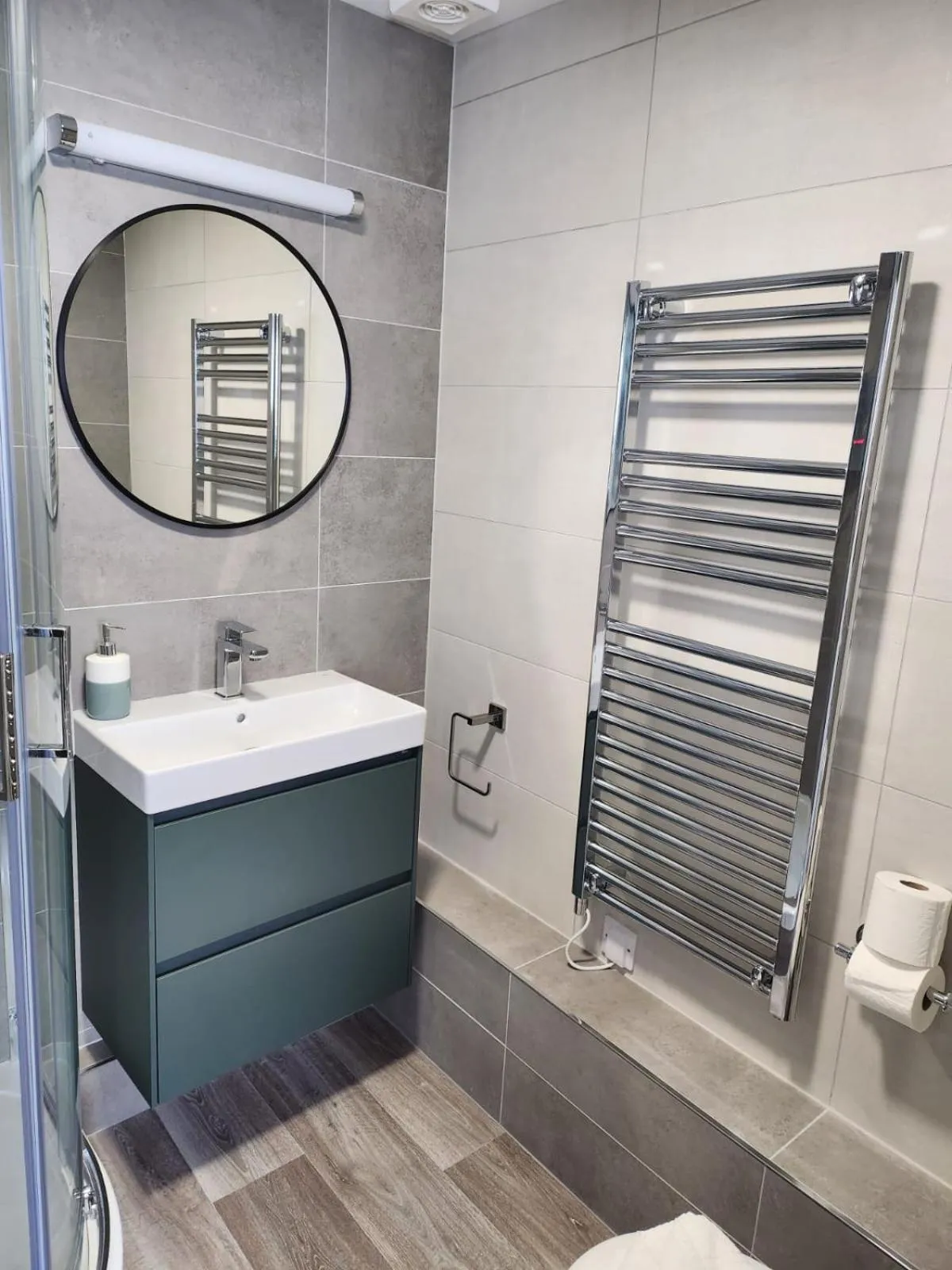 Bathroom in St Georges Guest House