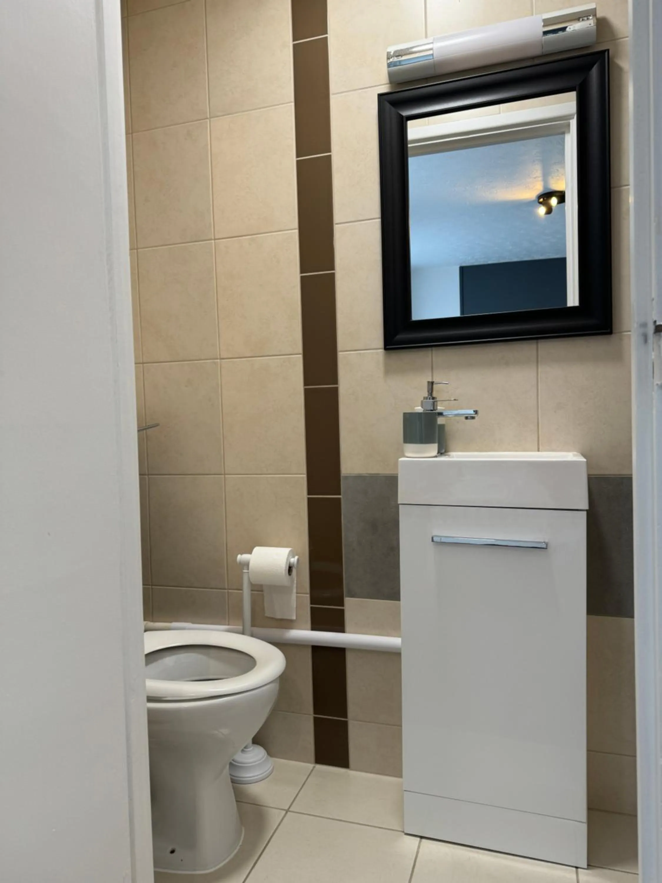 Bathroom in St Georges Guest House