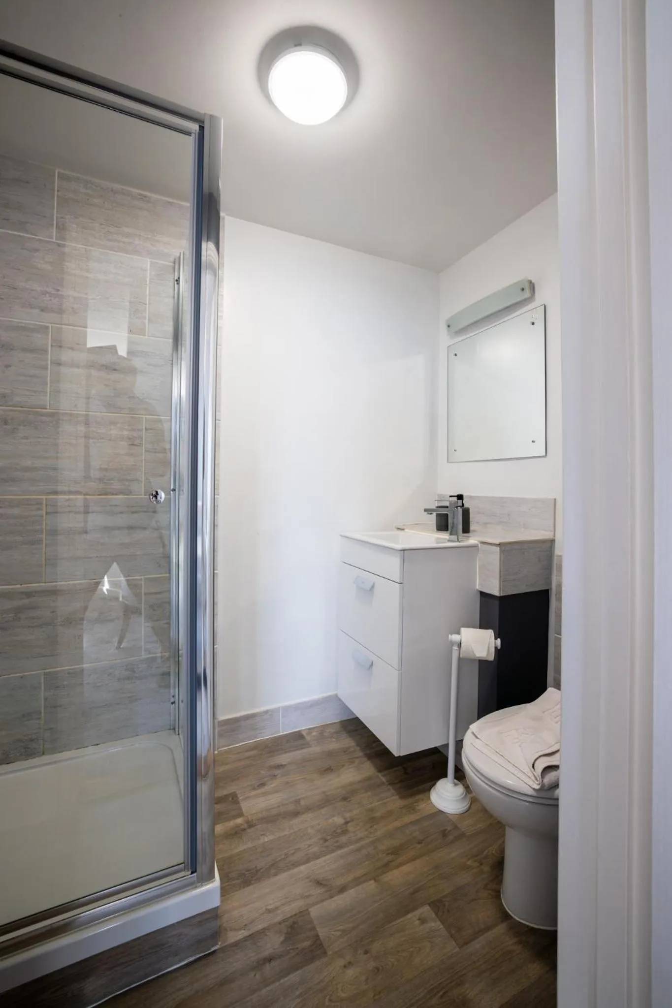 Bathroom in St Georges Guest House