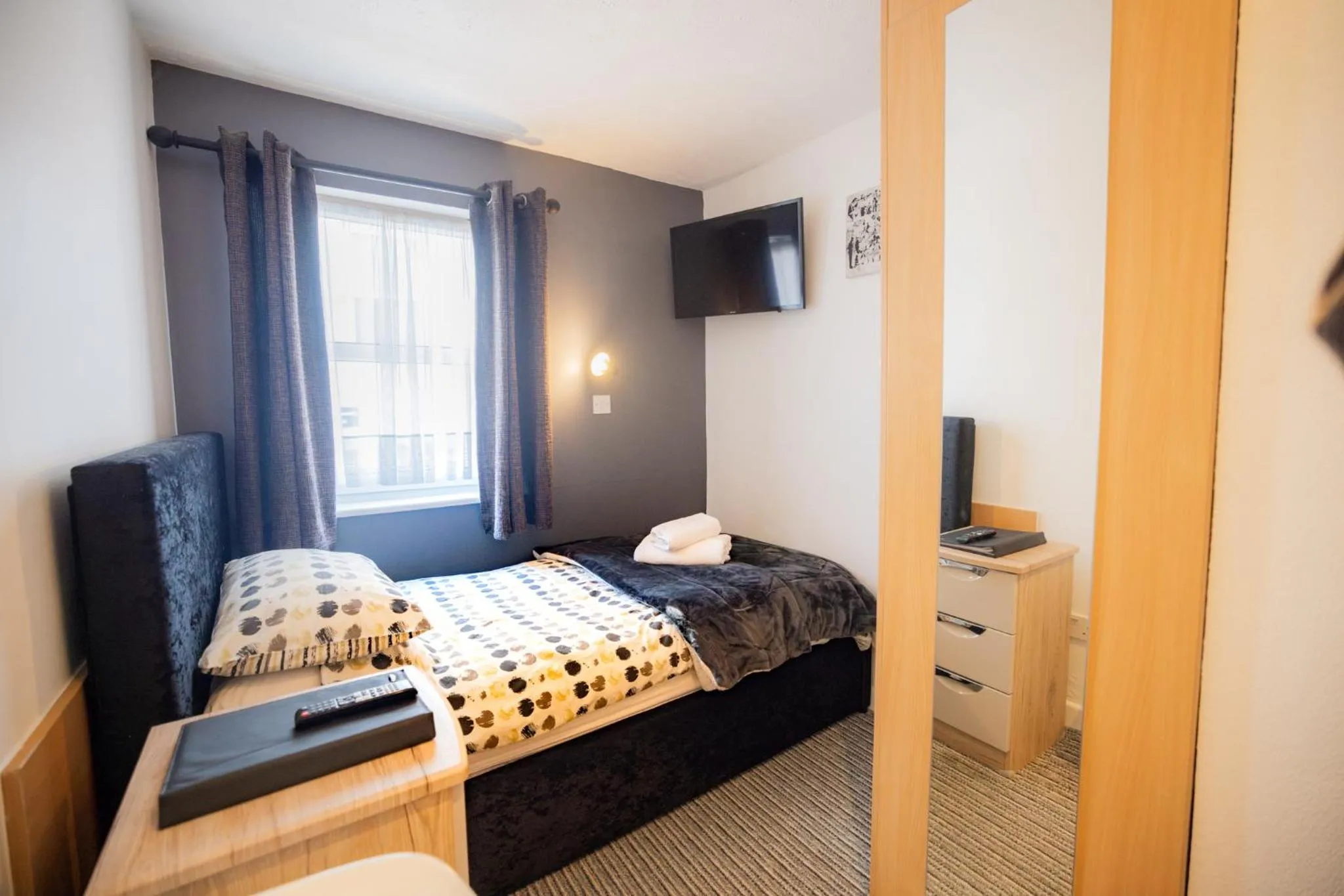 Bedroom, Bed in St Georges Guest House