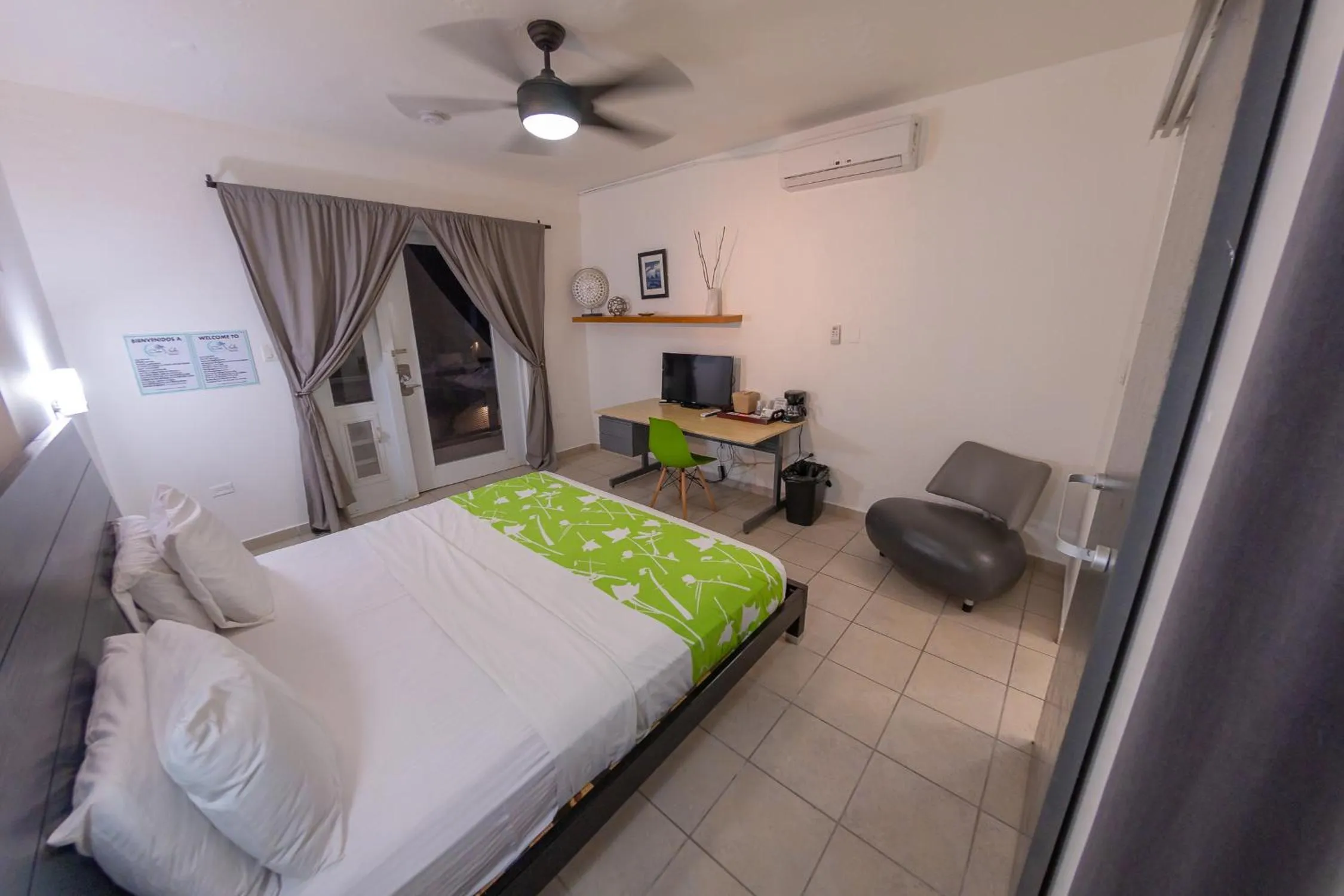 Photo of the whole room in Casa Verde Hotel - Steps to the Beach, Pool, Restaurant & Bar