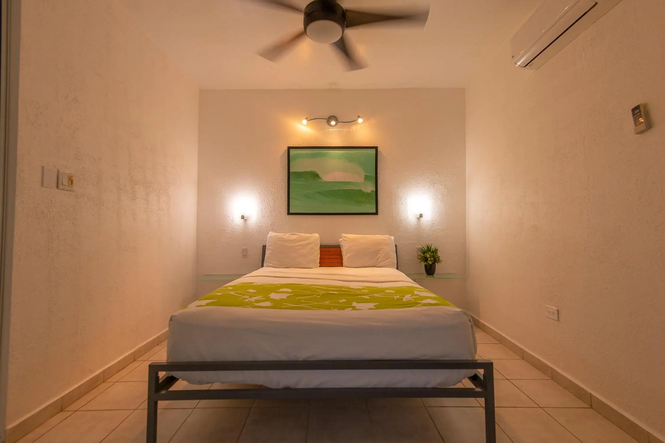 Photo of the whole room in Casa Verde Hotel - Steps to the Beach, Pool, Restaurant & Bar