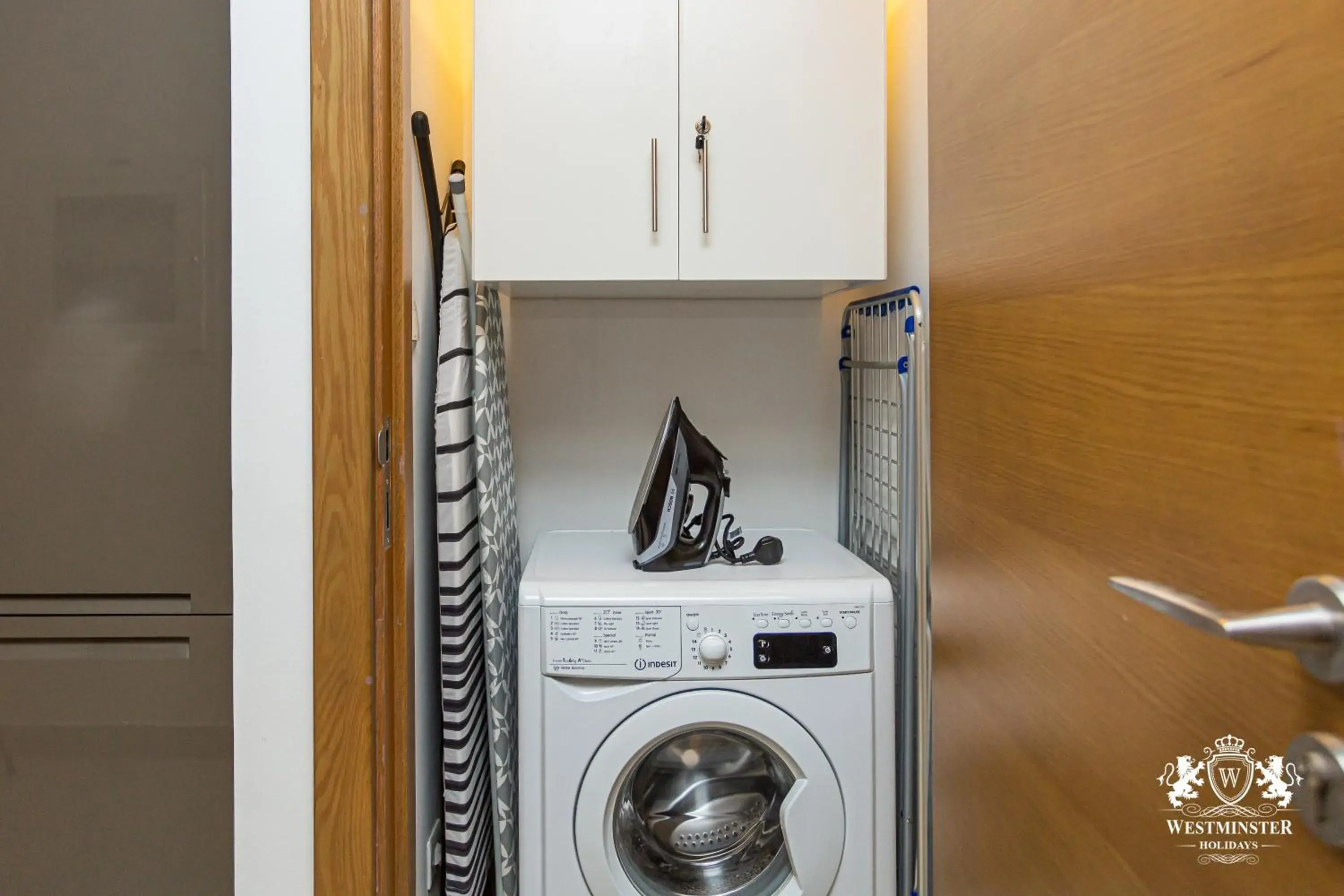 Two-Bedroom Apartment in Westminster Claren Tower - Downtown Two-Bedroom Apartment in Westminster Claren Tower - Downtown