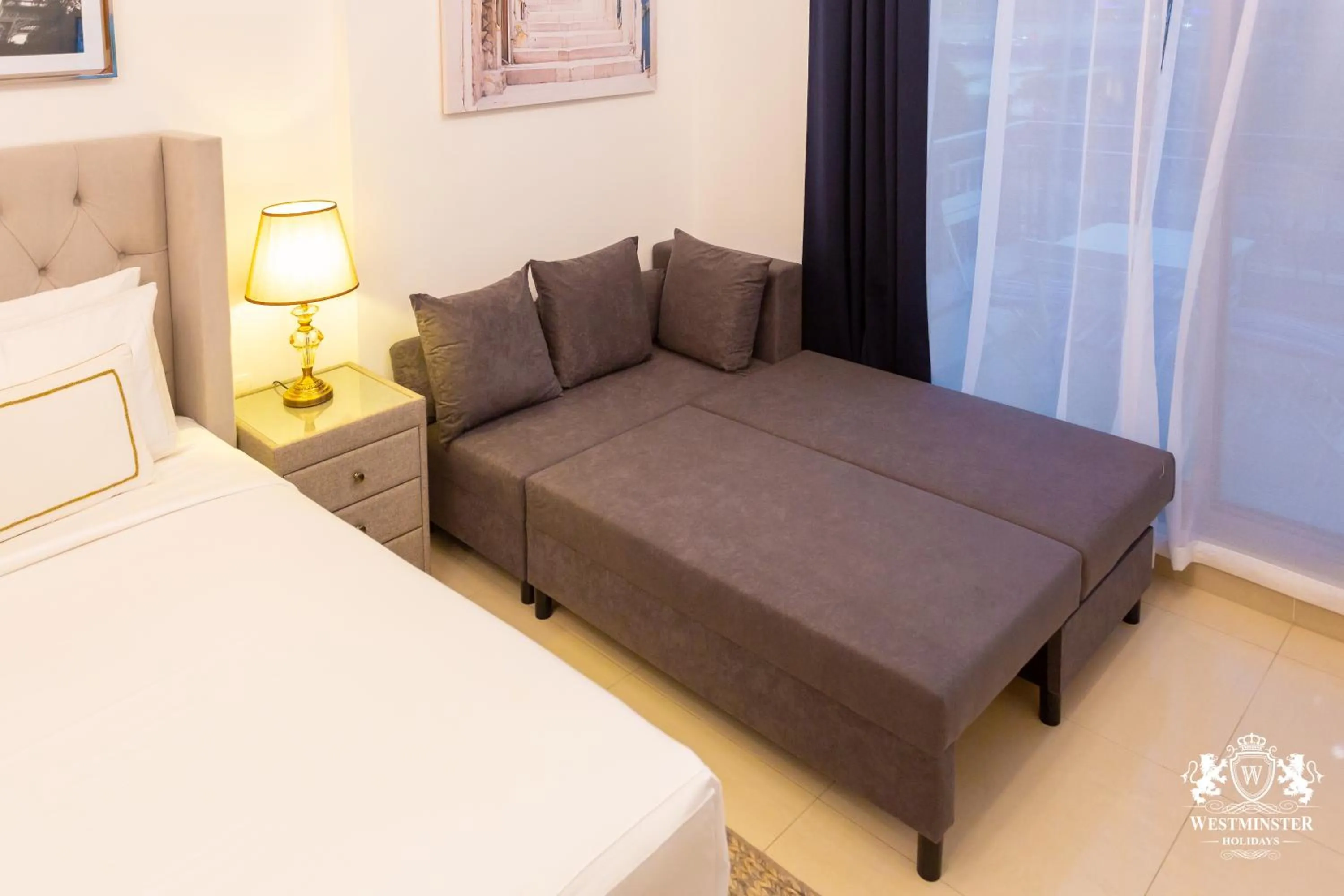 Bed in Westminster Claren Tower - Downtown