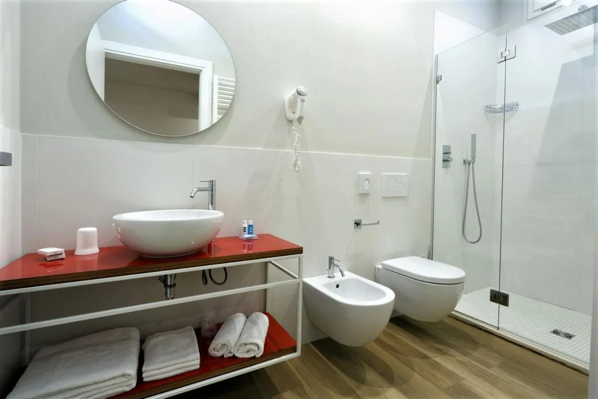 Shower in Hotel Aurea