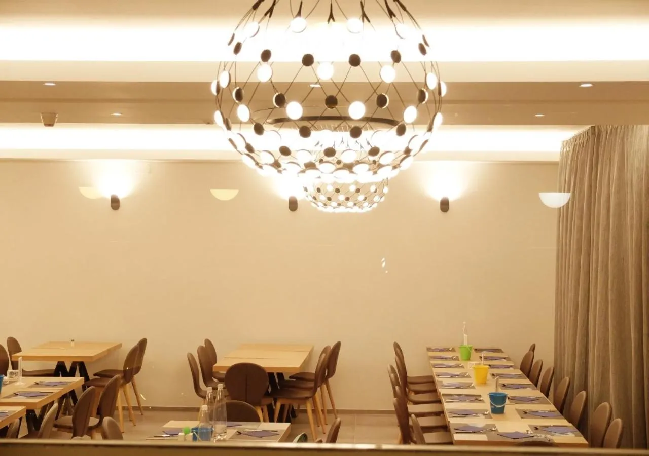 Restaurant/places to eat in Hotel Aurea