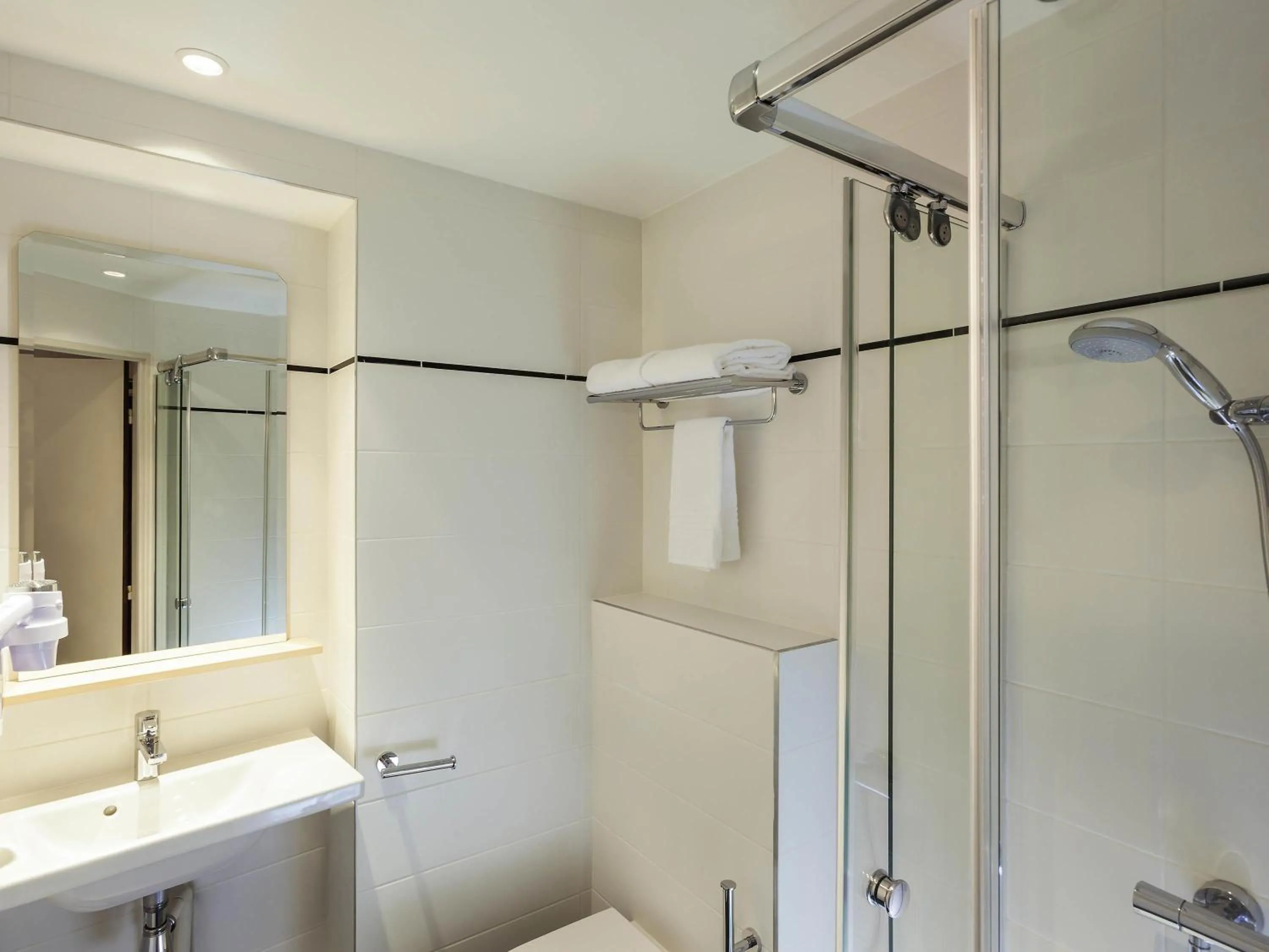 Bedroom in ibis Styles Paris Nation Porte De Montreuil