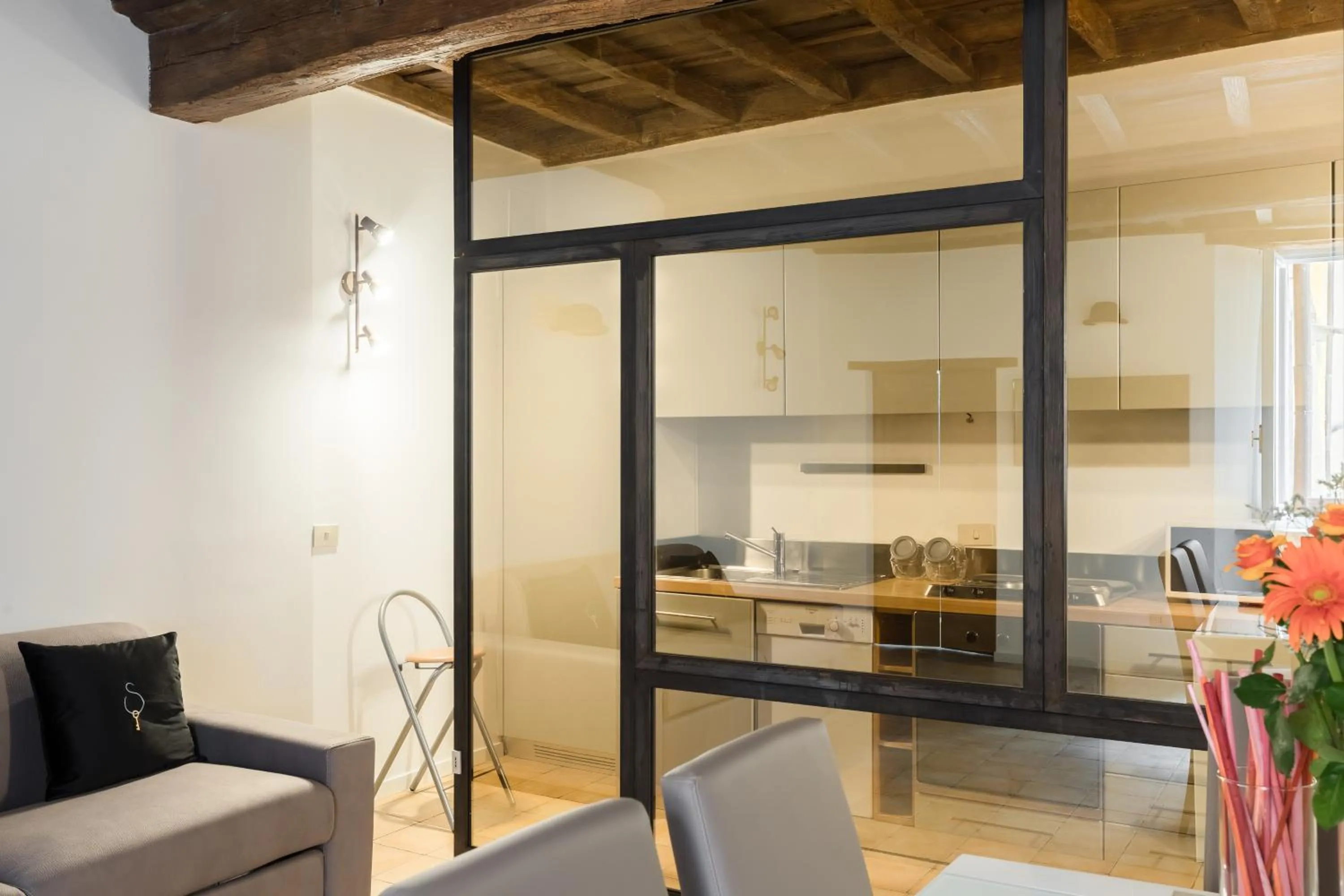 A World Aparts - 13 T.Argentina