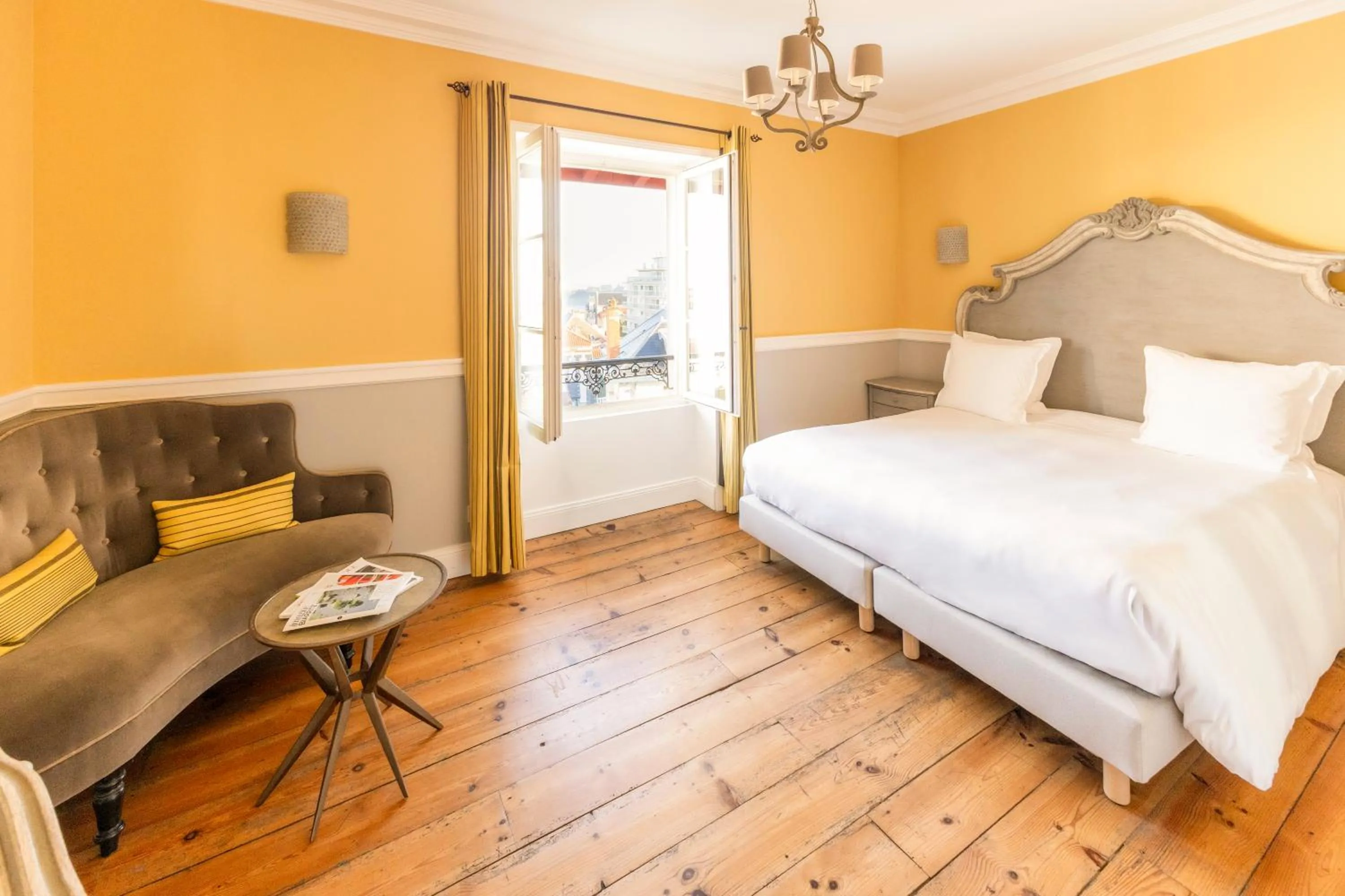 Bed in Hotel Saint Julien