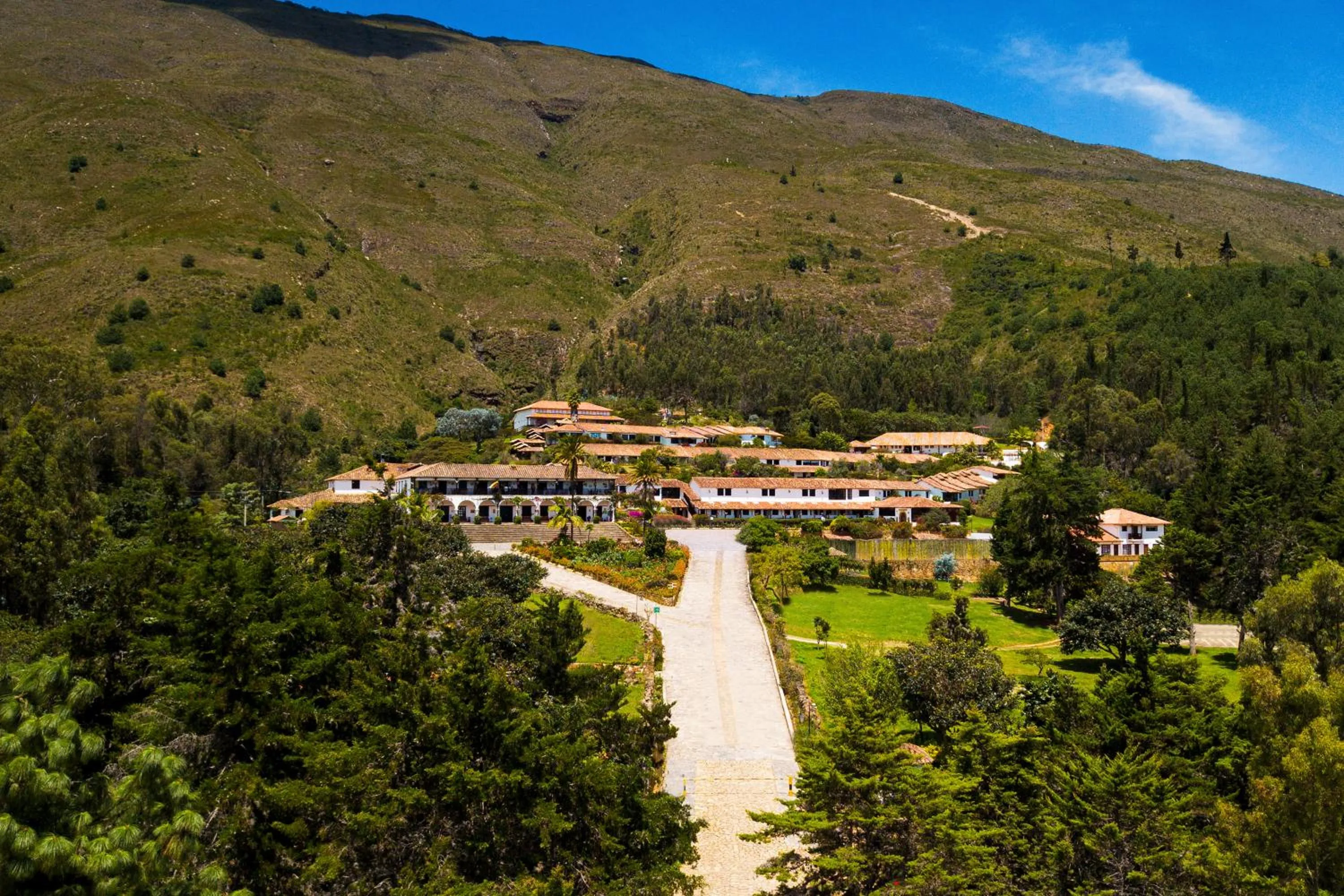 Property building in Hospederia Centro de Convenciones Duruelo