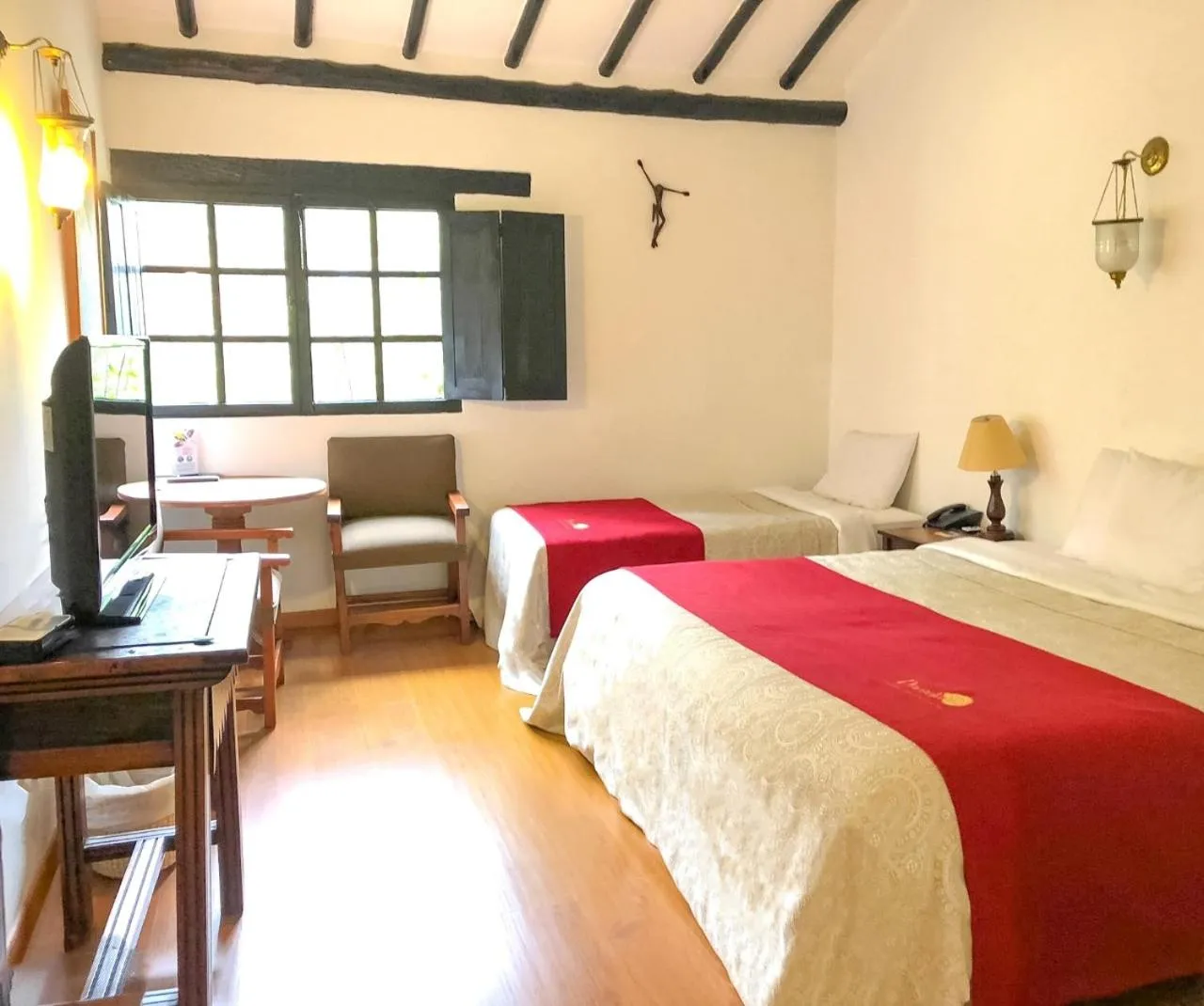 Photo of the whole room, Bed in Hospederia Centro de Convenciones Duruelo