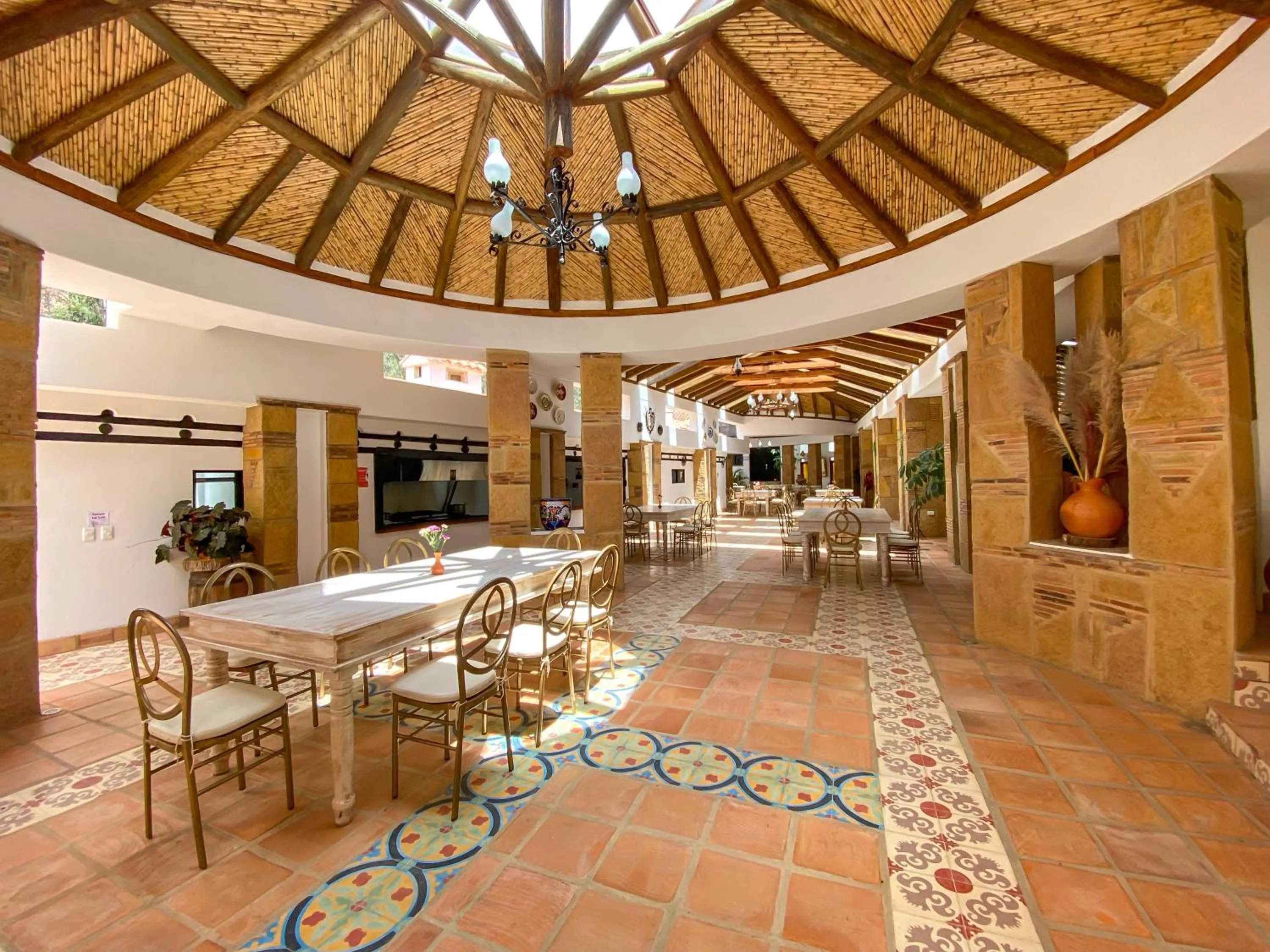 Restaurant/places to eat in Hospederia Centro de Convenciones Duruelo