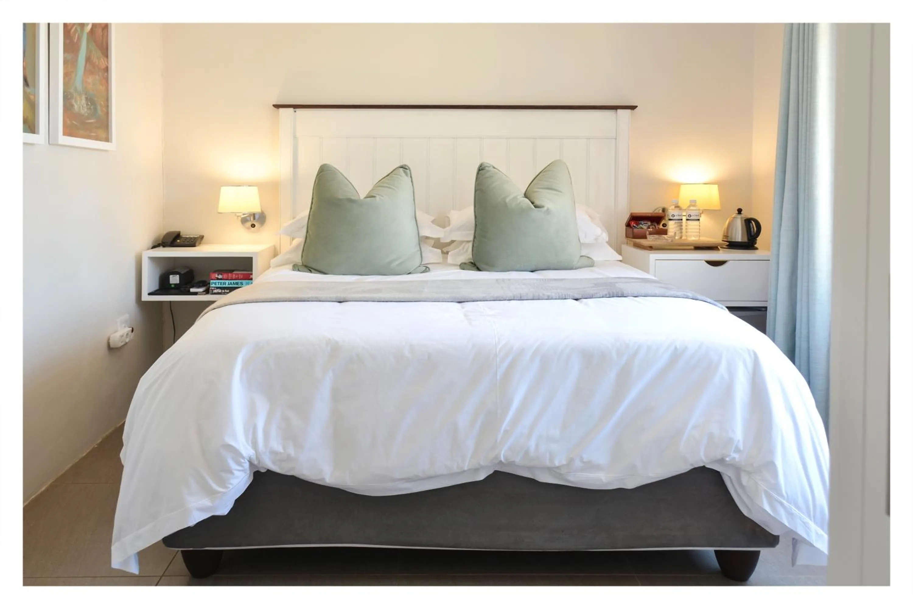 Restaurant/places to eat, Bed in 66 On Monzali 4 Star Luxury Guesthouse