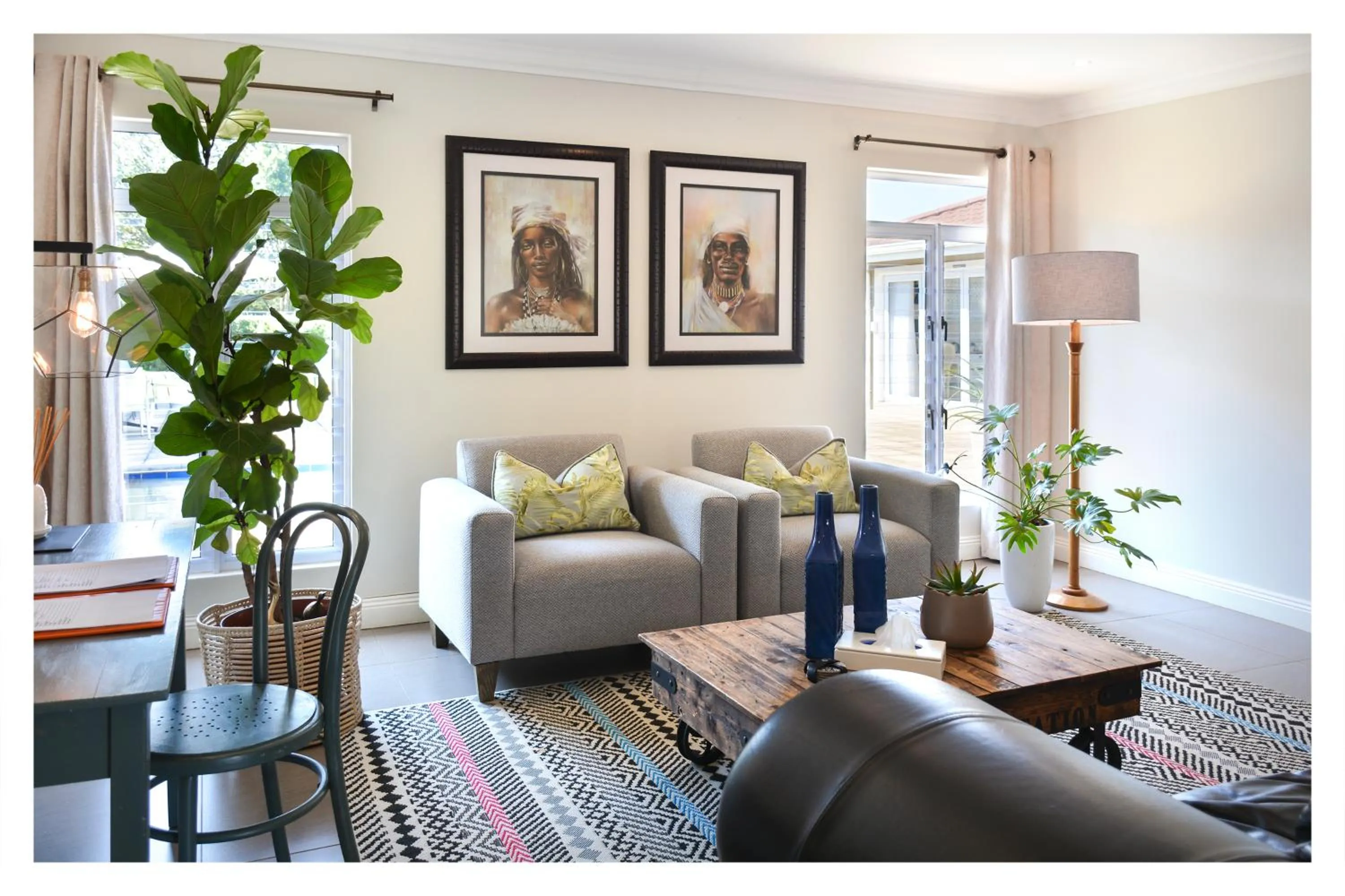 Communal lounge/ TV room in 66 On Monzali 4 Star Luxury Guesthouse