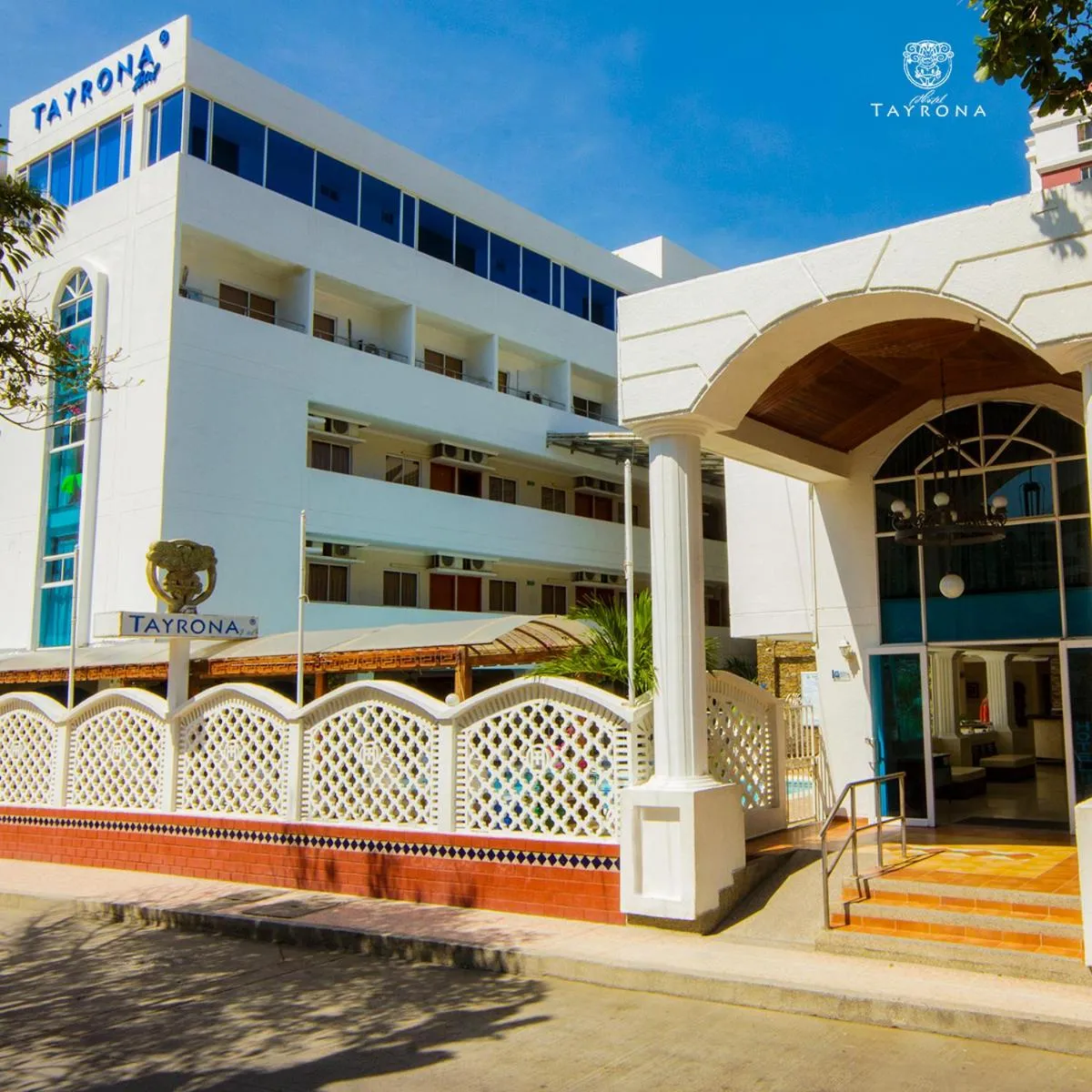 Facade/entrance in Hotel Tayrona Rodadero