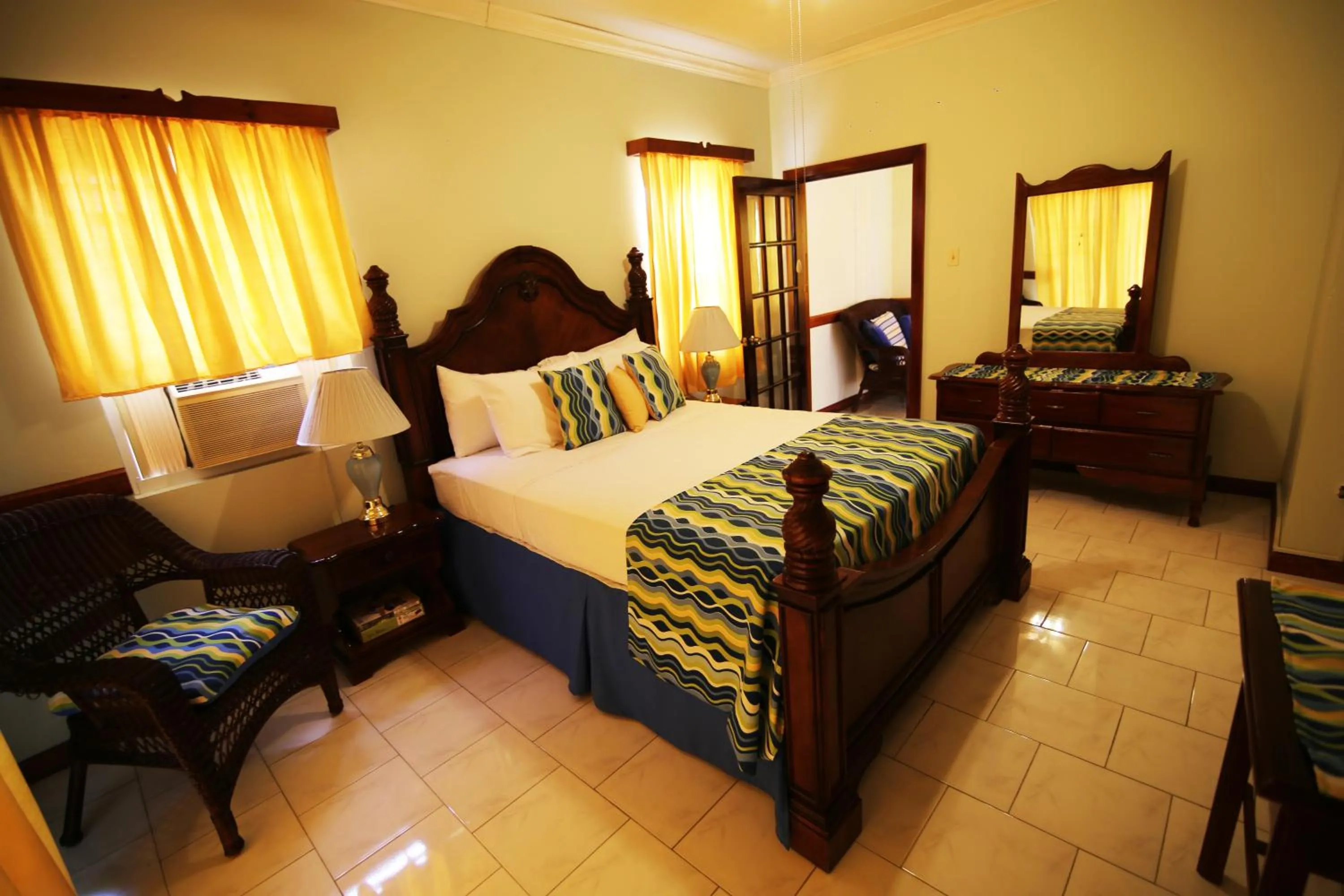 Photo of the whole room, Bed in Rayon Hotel