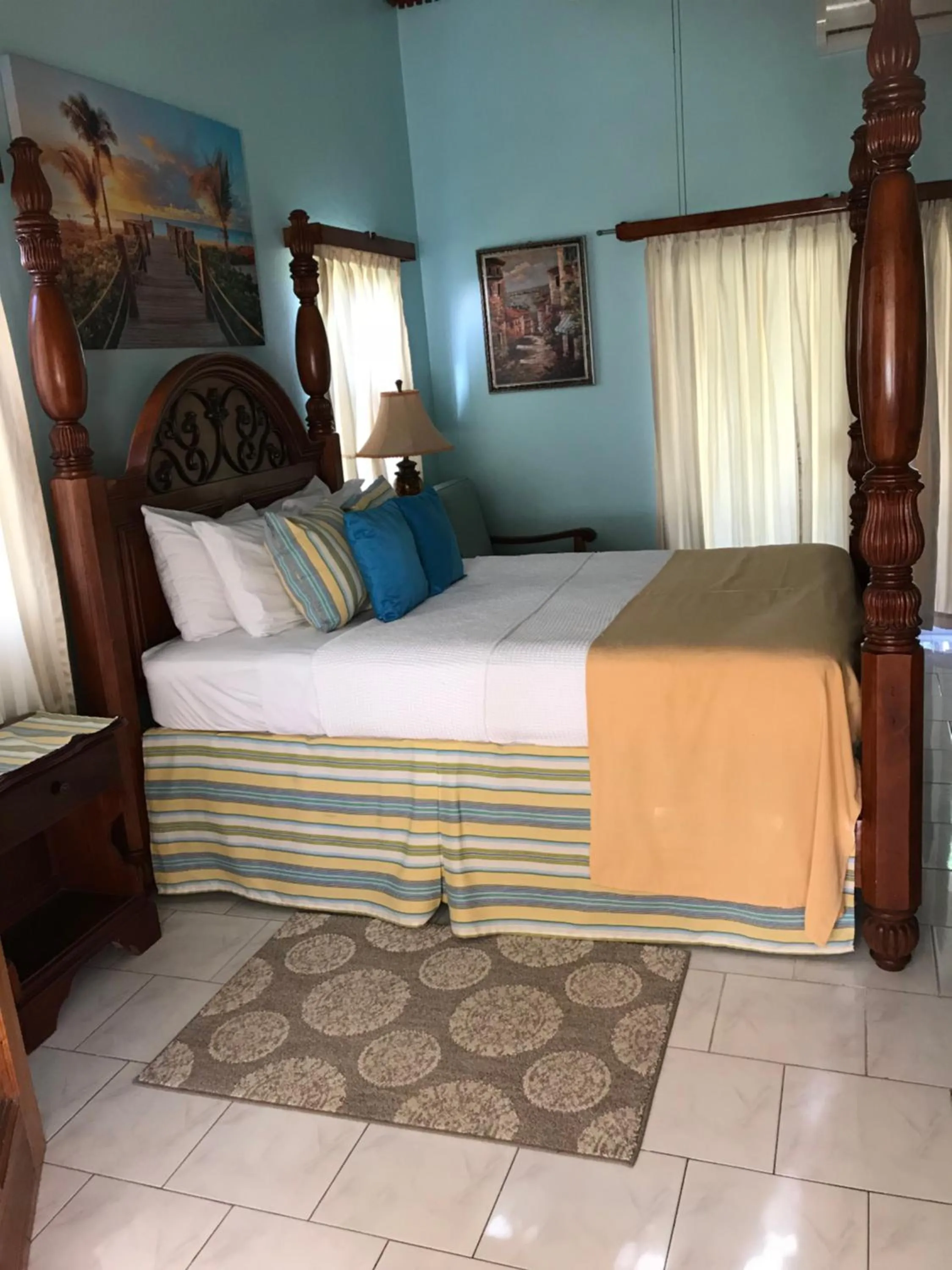 Decorative detail, Bed in Rayon Hotel