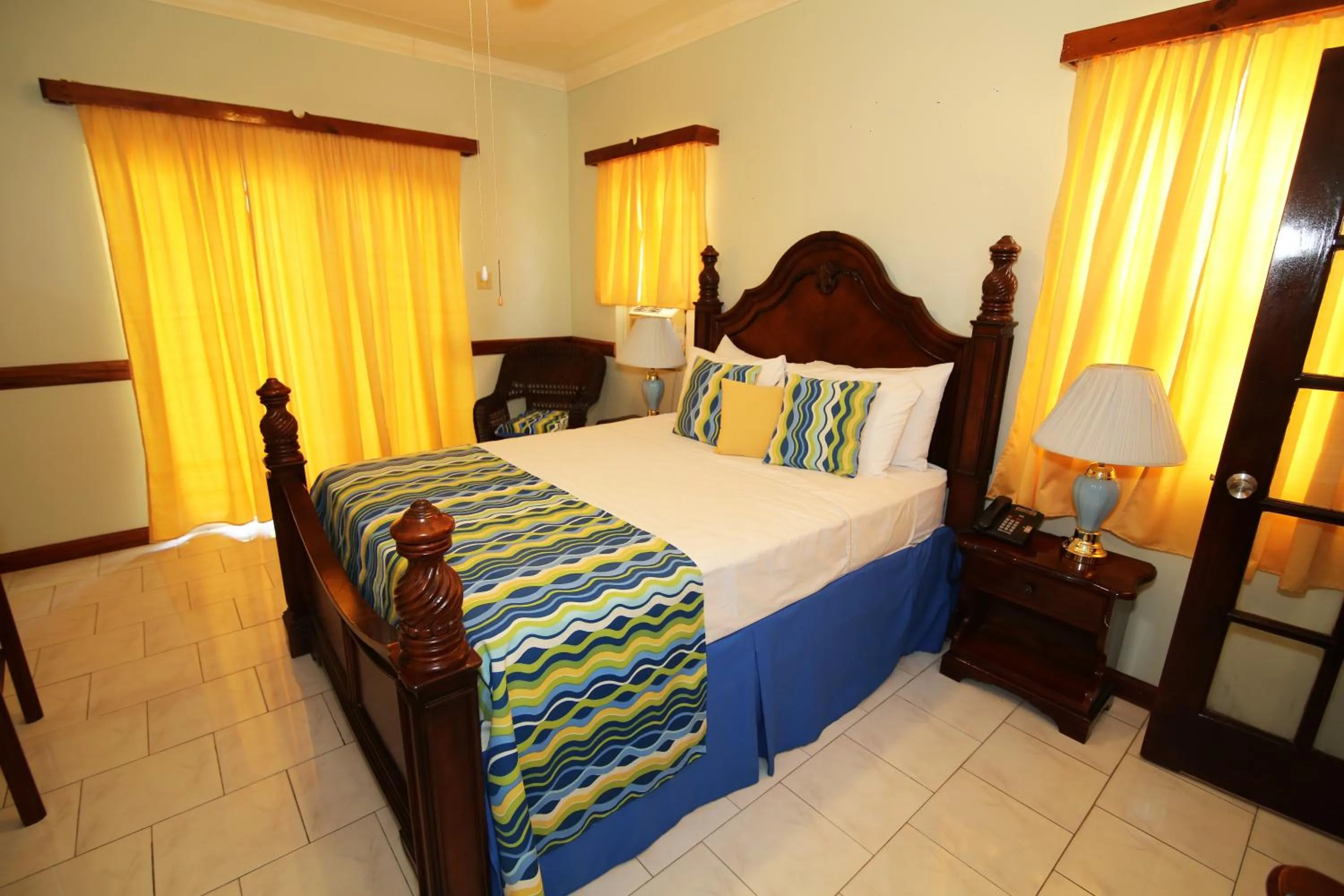 Photo of the whole room, Bed in Rayon Hotel