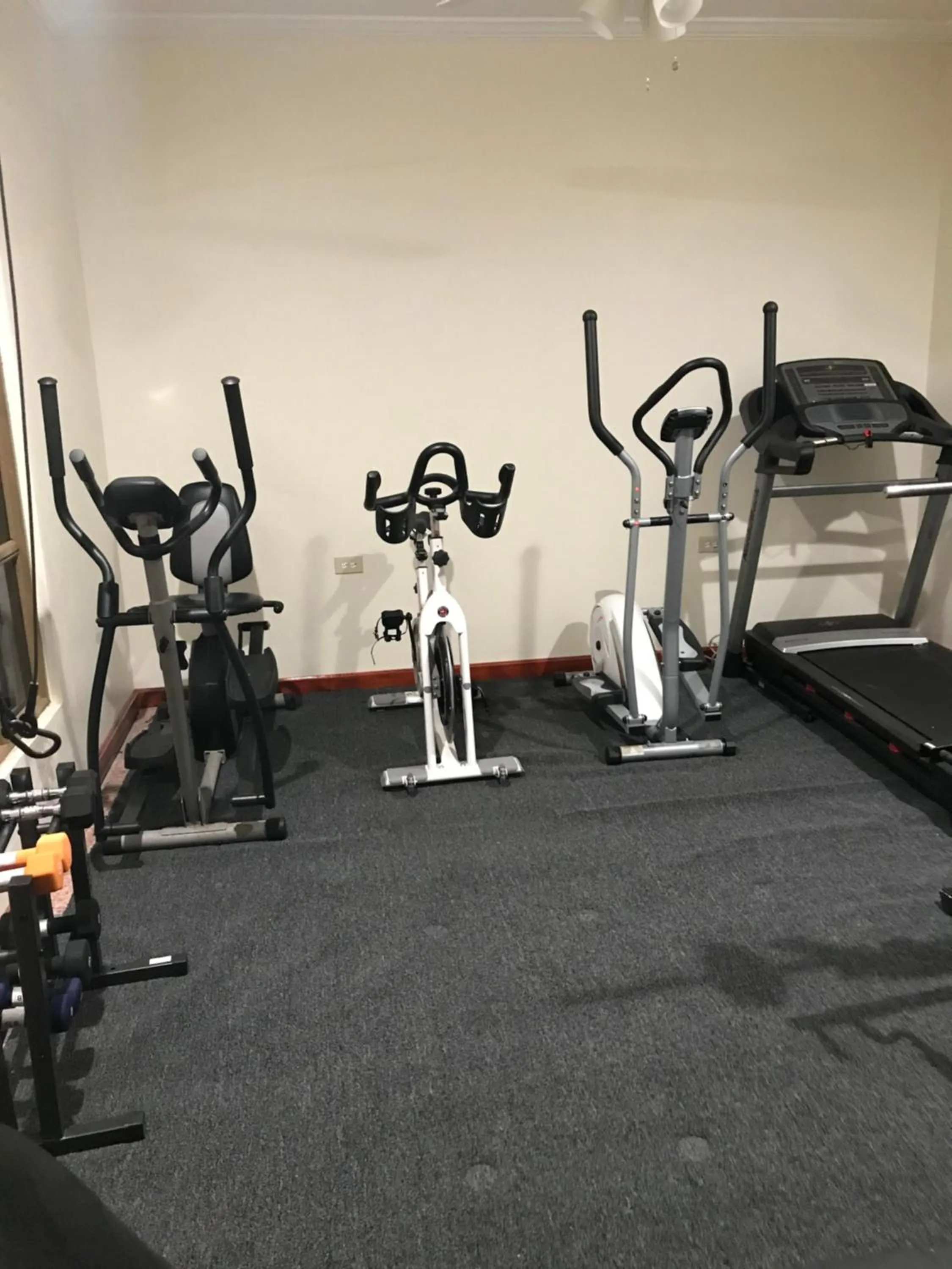 Fitness centre/facilities in Rayon Hotel