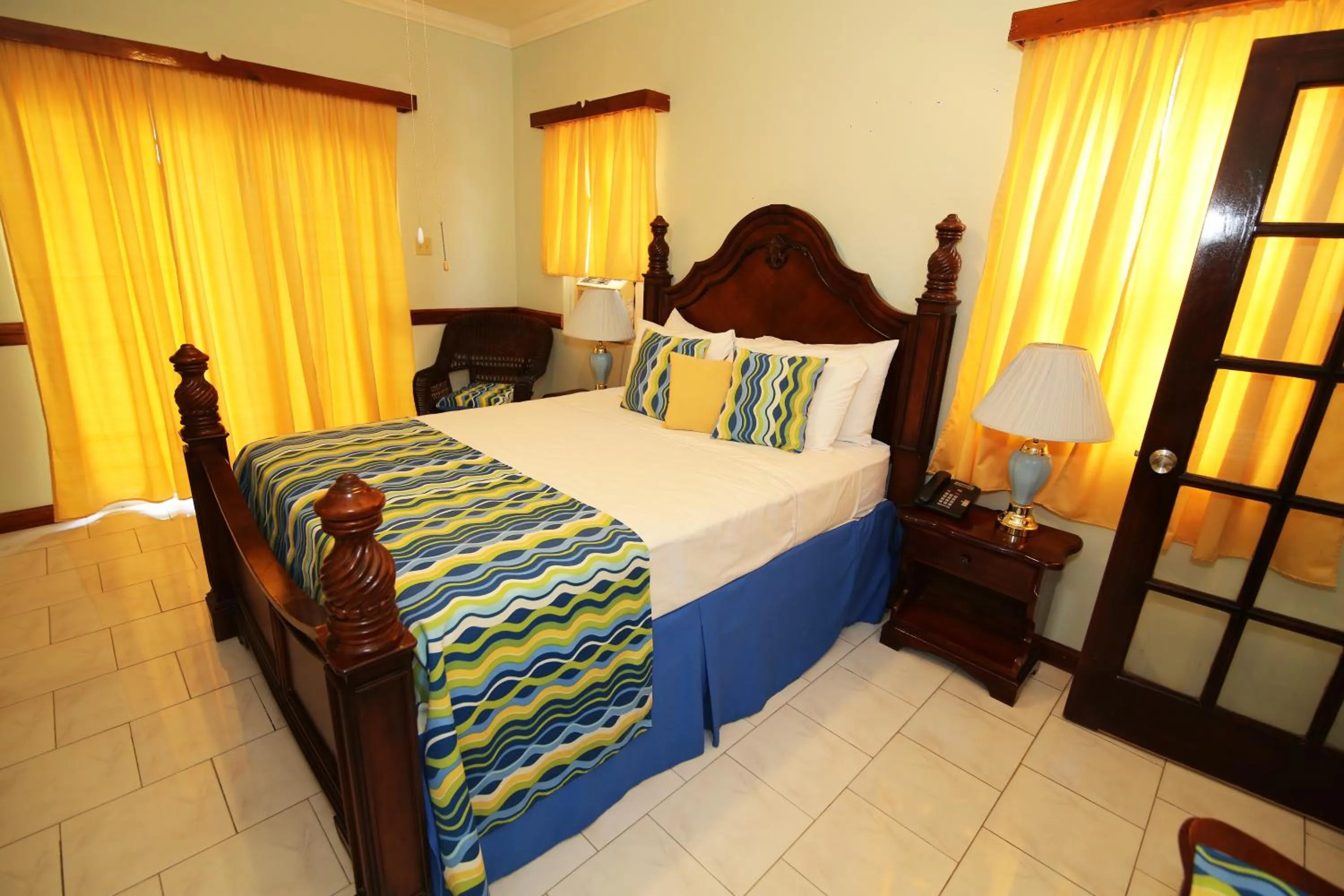 Photo of the whole room, Bed in Rayon Hotel