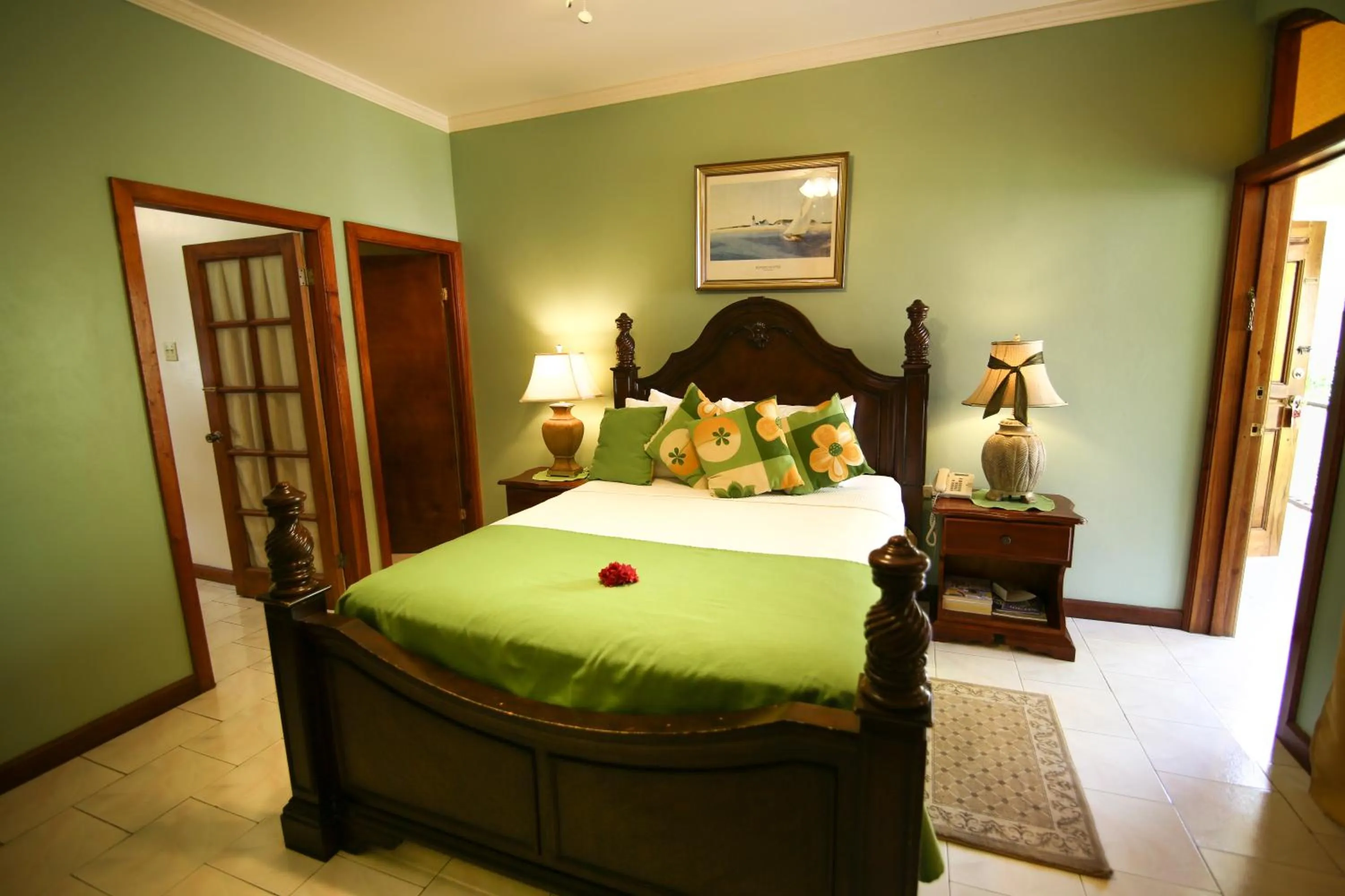 Photo of the whole room, Bed in Rayon Hotel