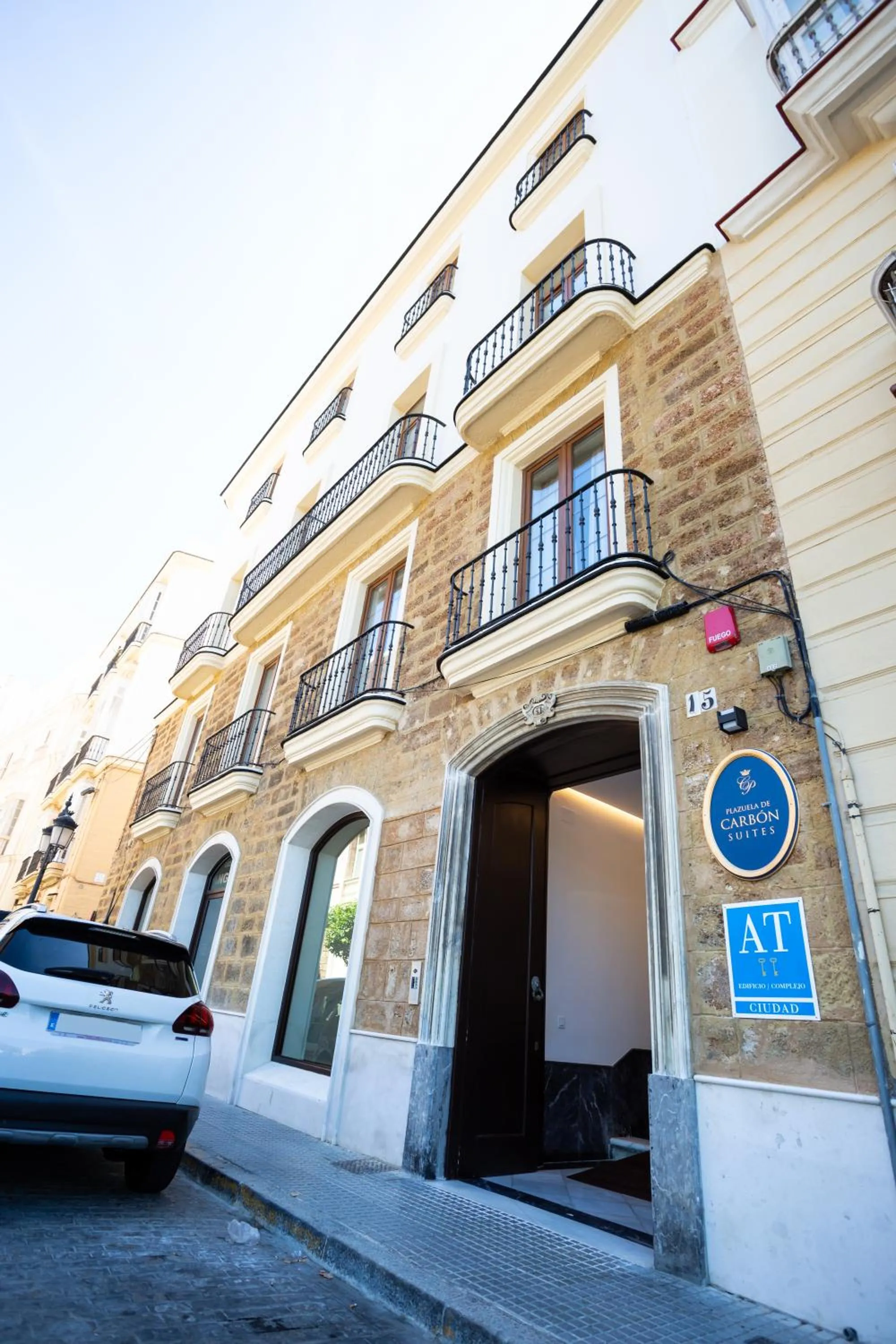 Property building in Plazuela del Carbón Suites