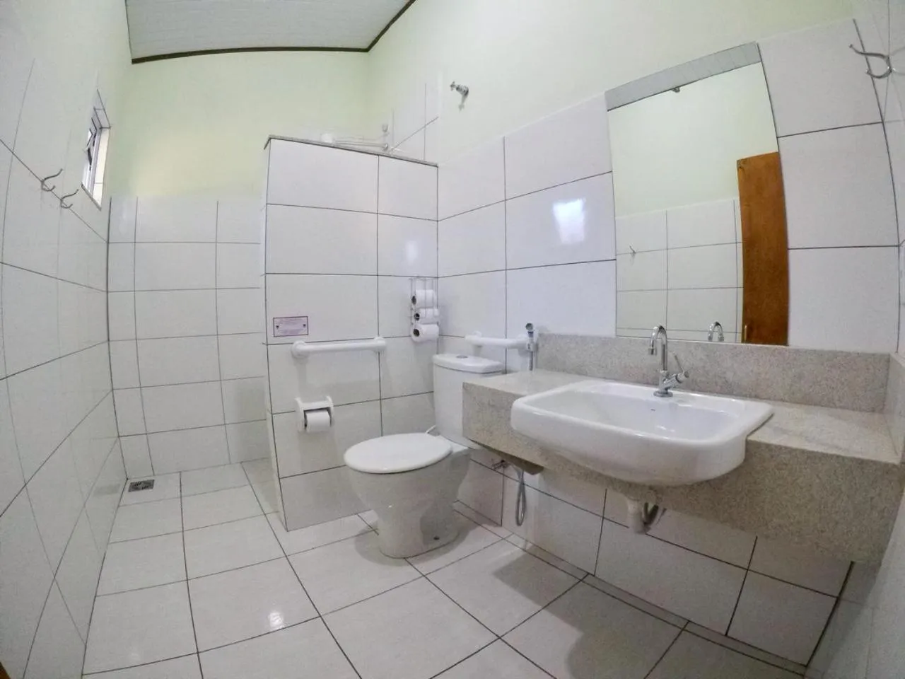 Bathroom in Bonito HI Hostel e Pousada