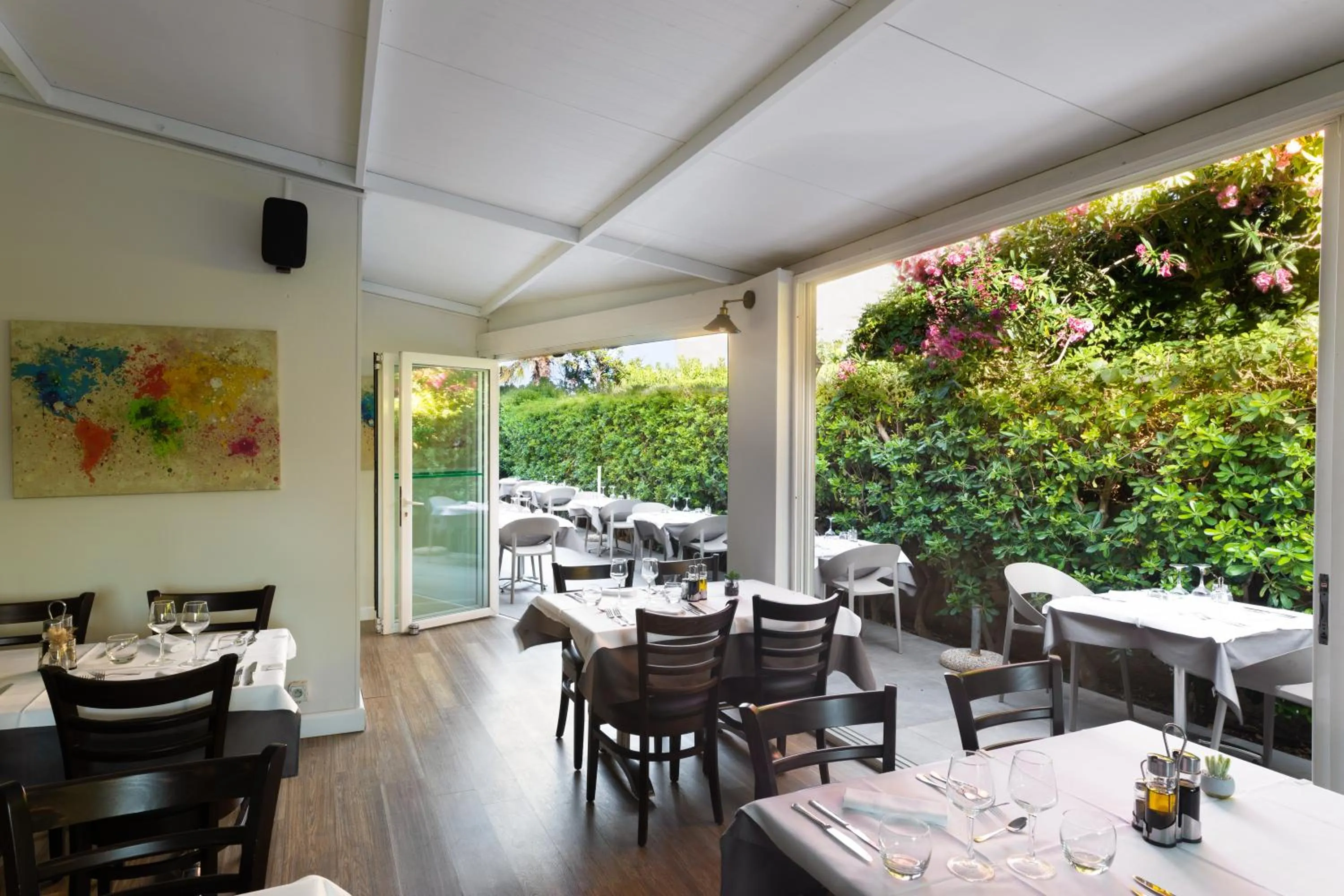 Restaurant/places to eat in Hotel U Ricordu & Spa