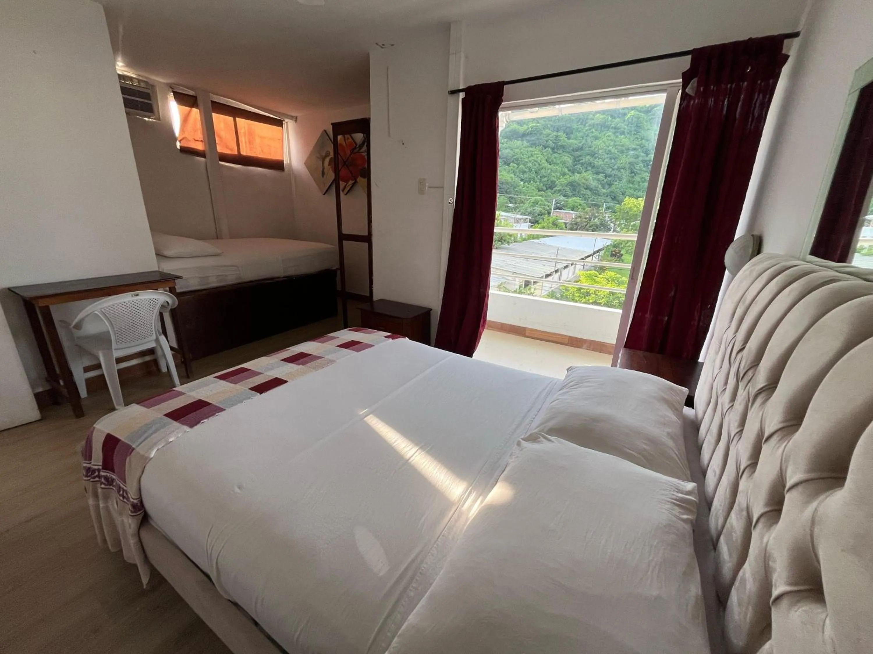 Photo of the whole room, Bed in Bahia B&B