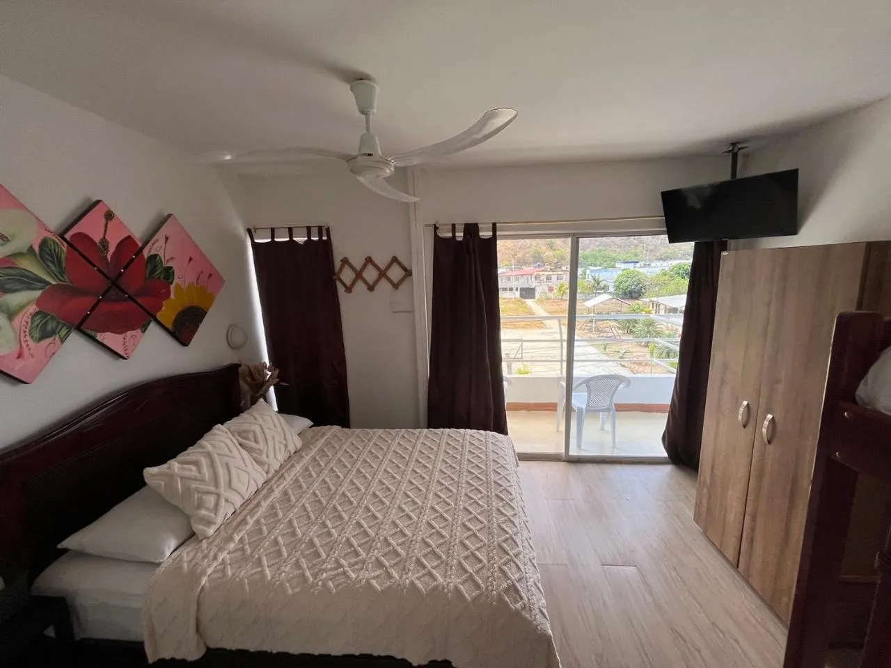 Photo of the whole room, Bed in Bahia B&B