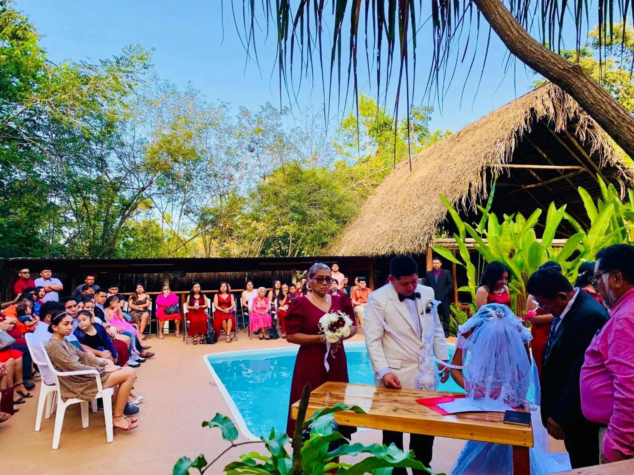 Swimming pool in Mariposa Jungle Lodge