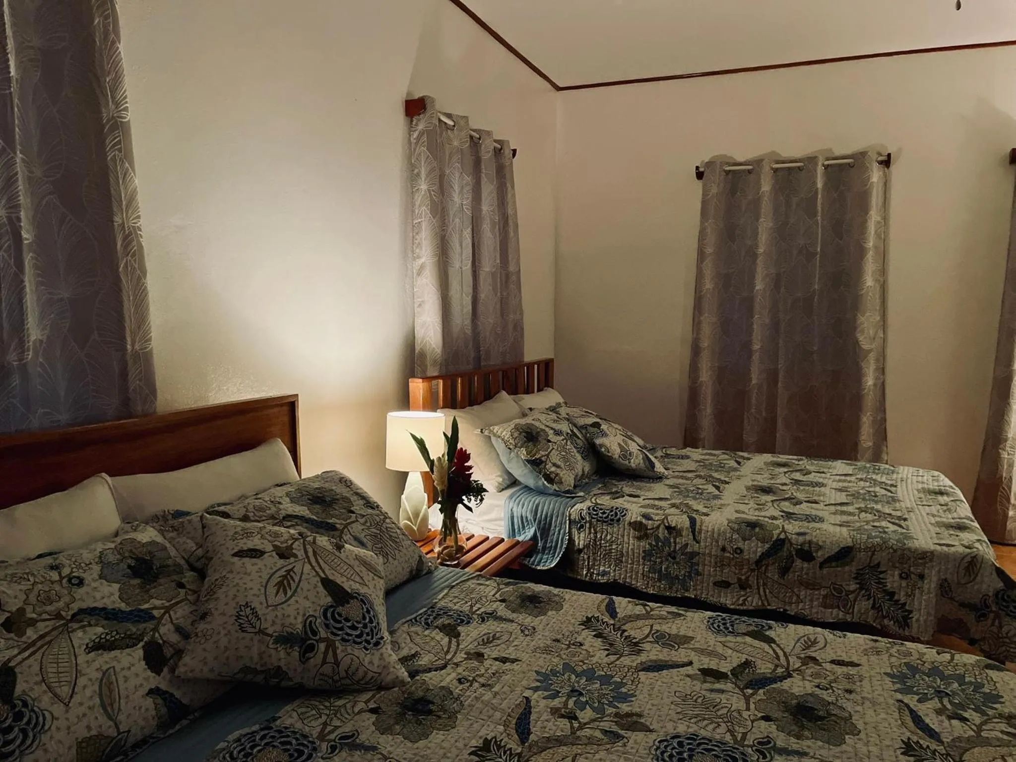 Bed in Mariposa Jungle Lodge