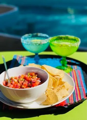 Swimming pool in Mariposa Jungle Lodge