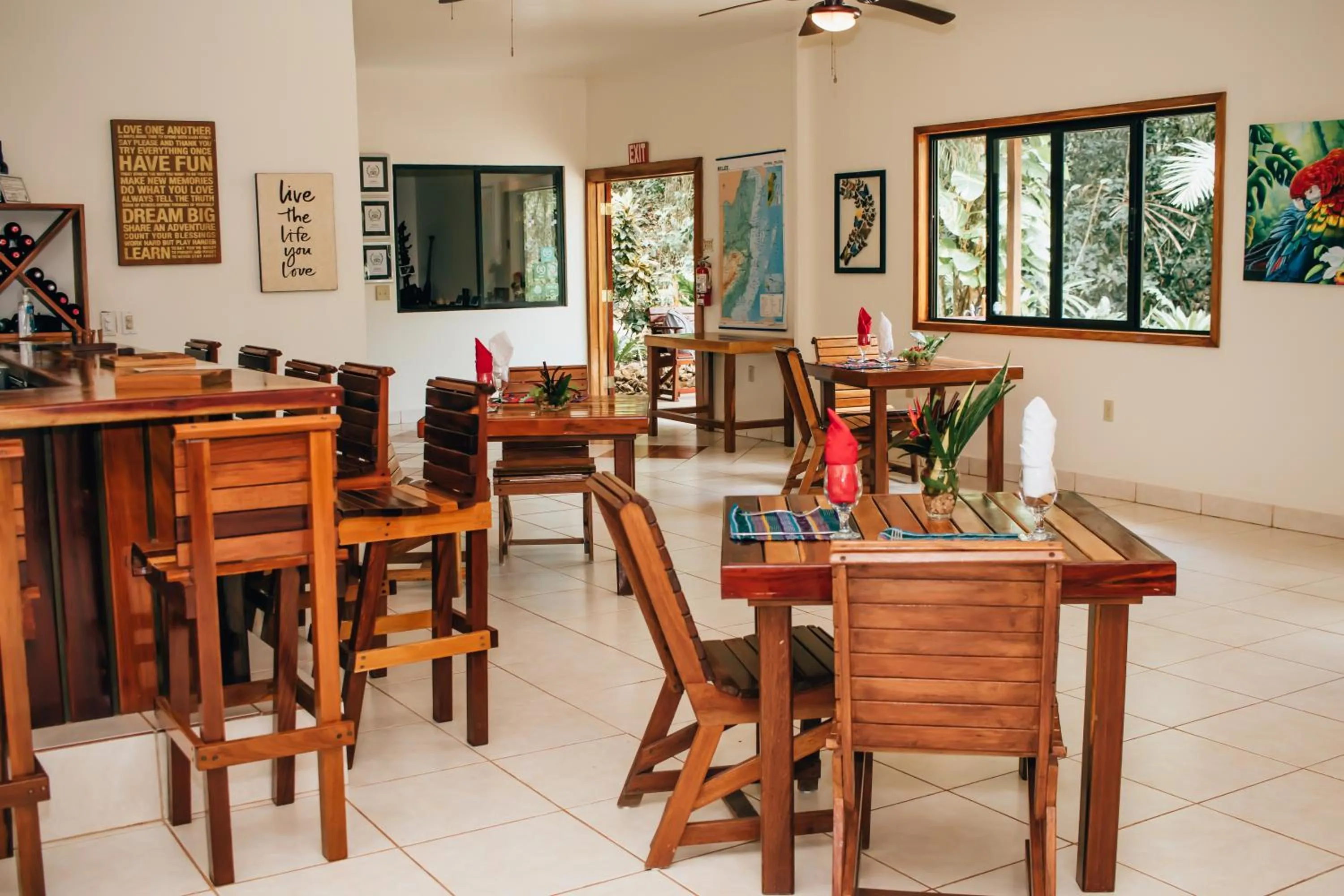 Dinner in Mariposa Jungle Lodge