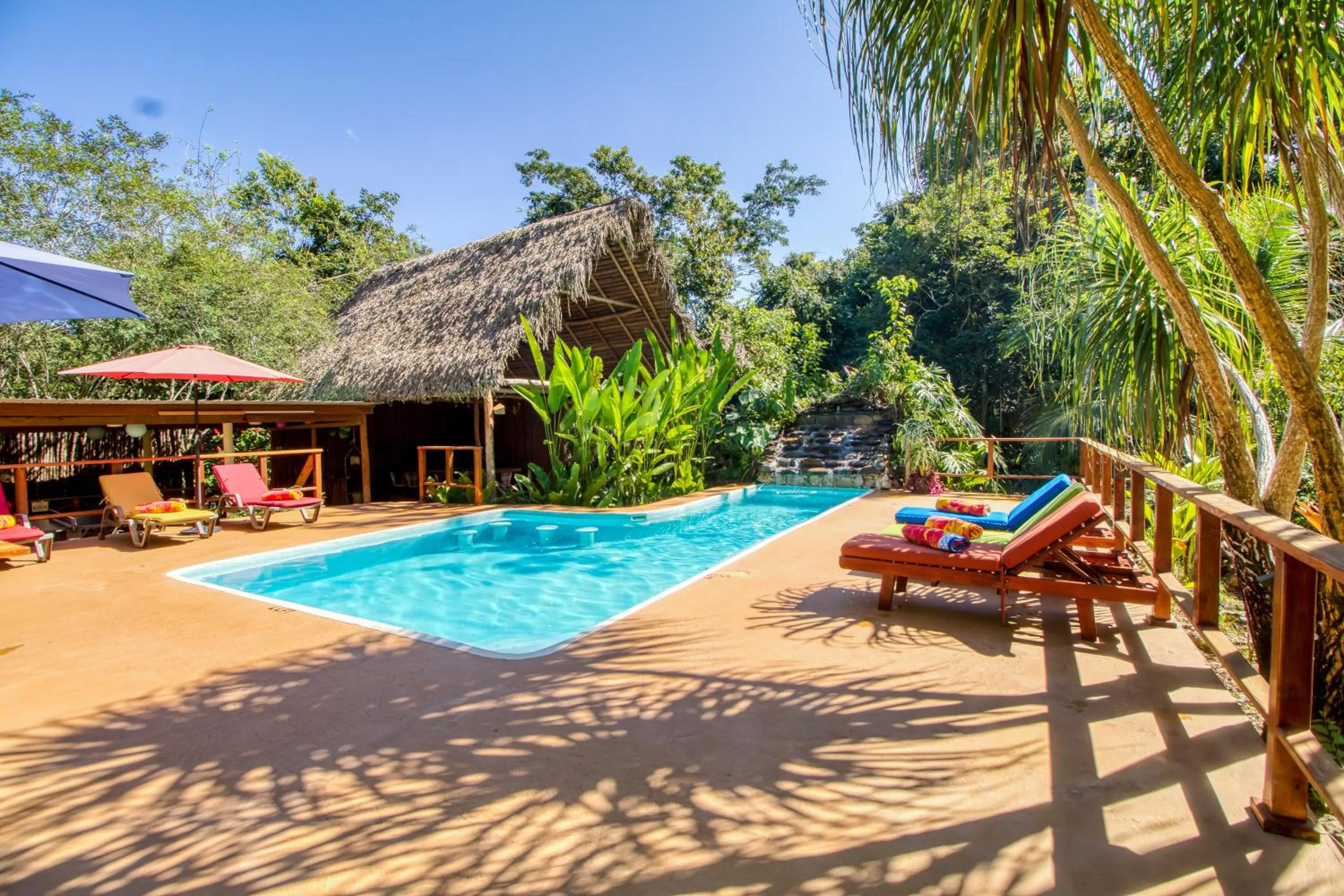 Swimming pool in Mariposa Jungle Lodge