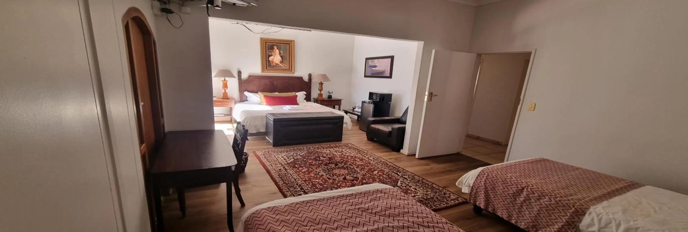 Photo of the whole room in Frankfort Guesthouse