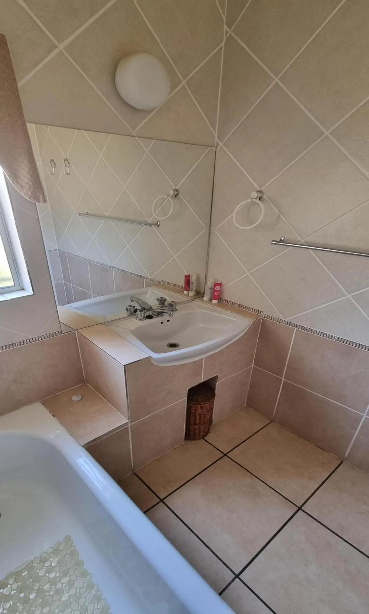 Shower in Frankfort Guesthouse