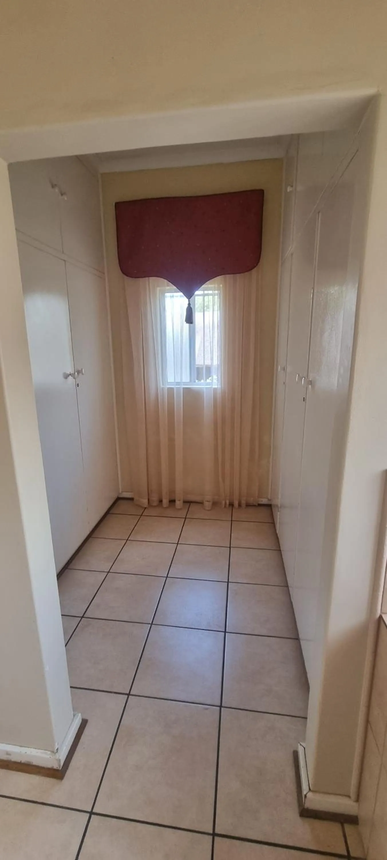 wardrobe in Frankfort Guesthouse