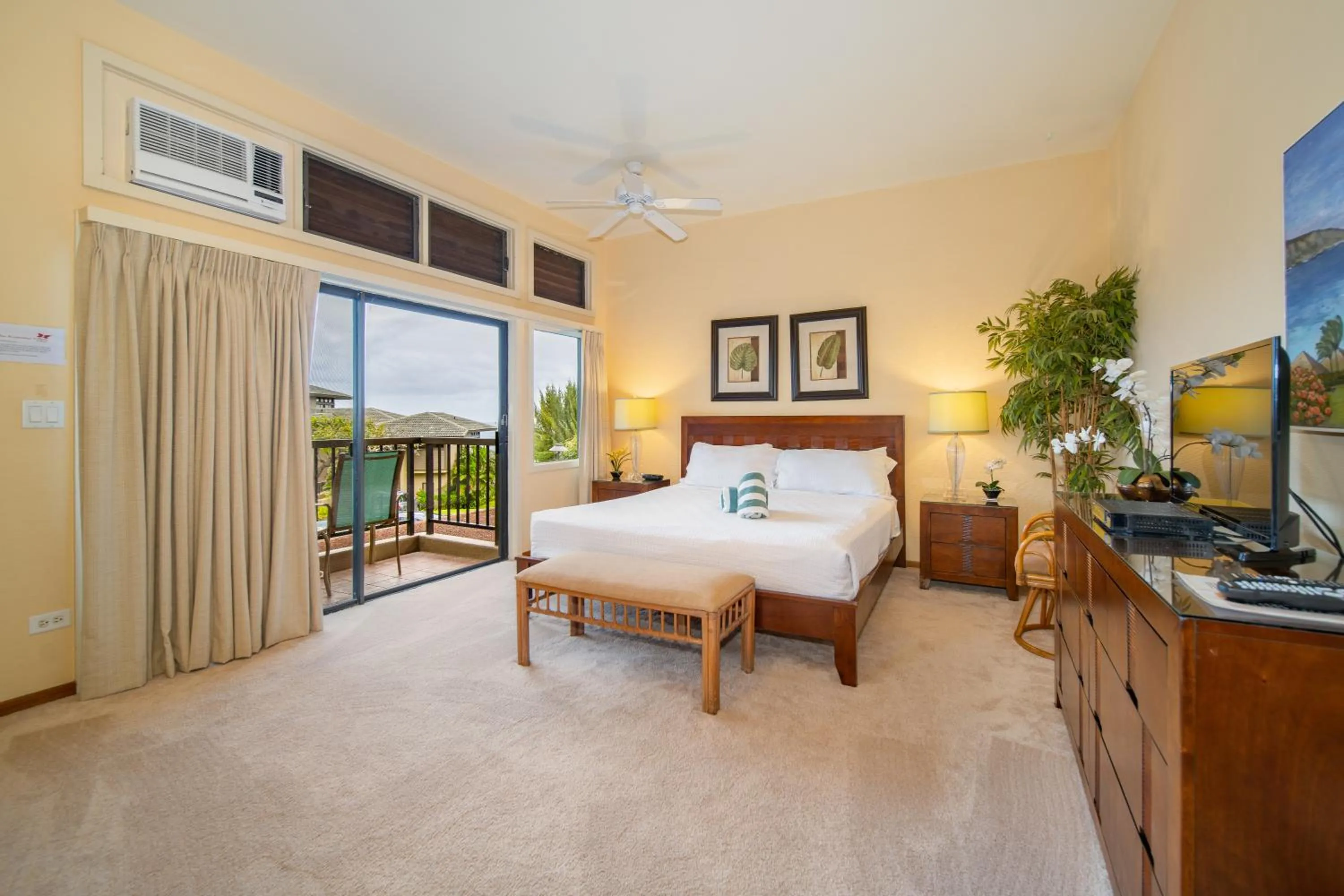 Bed in Kapalua Villas Maui