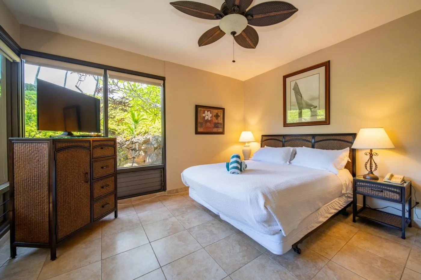 TV and multimedia, Bed in Kapalua Villas Maui