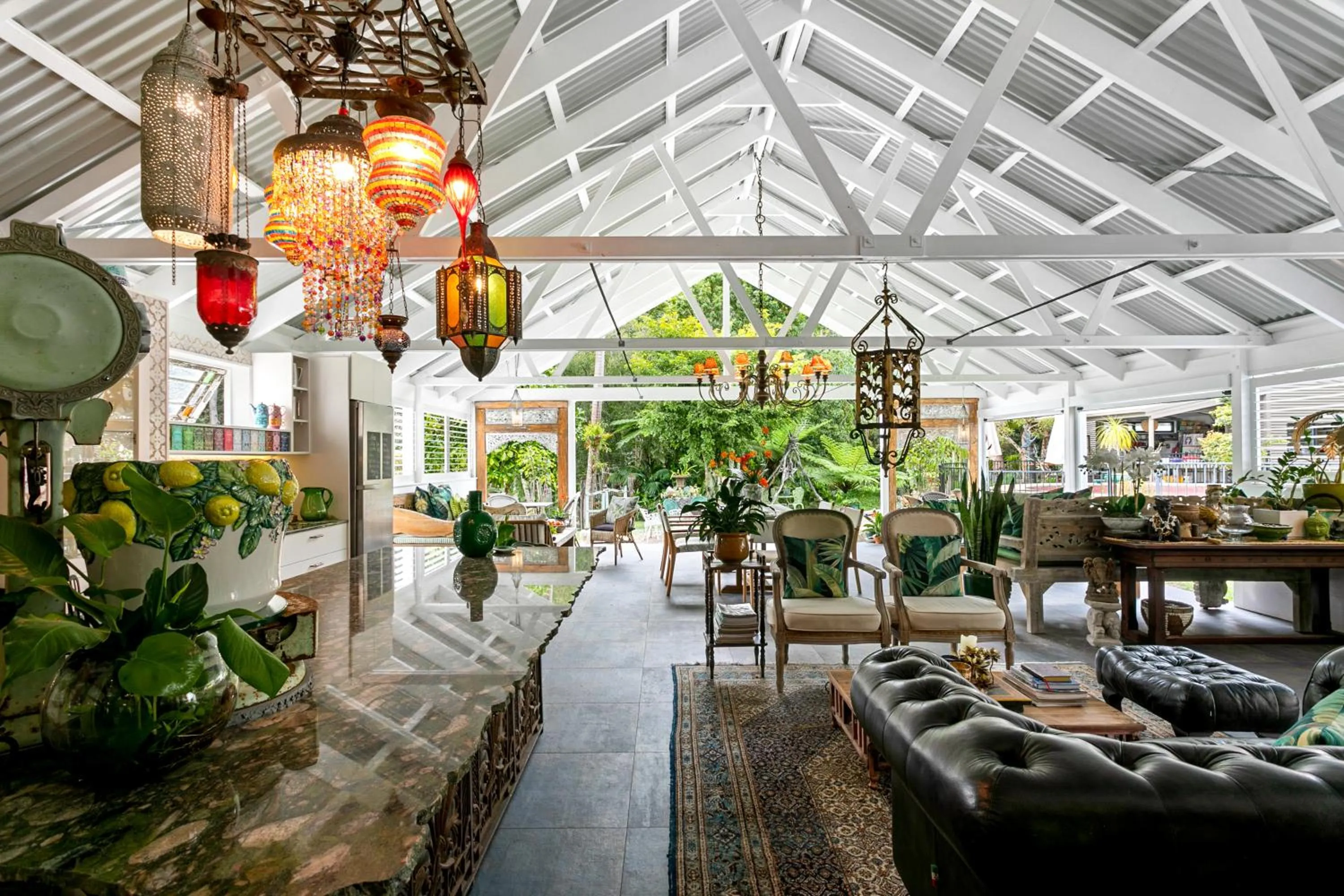 Property building in Noosa Valley Manor B&B