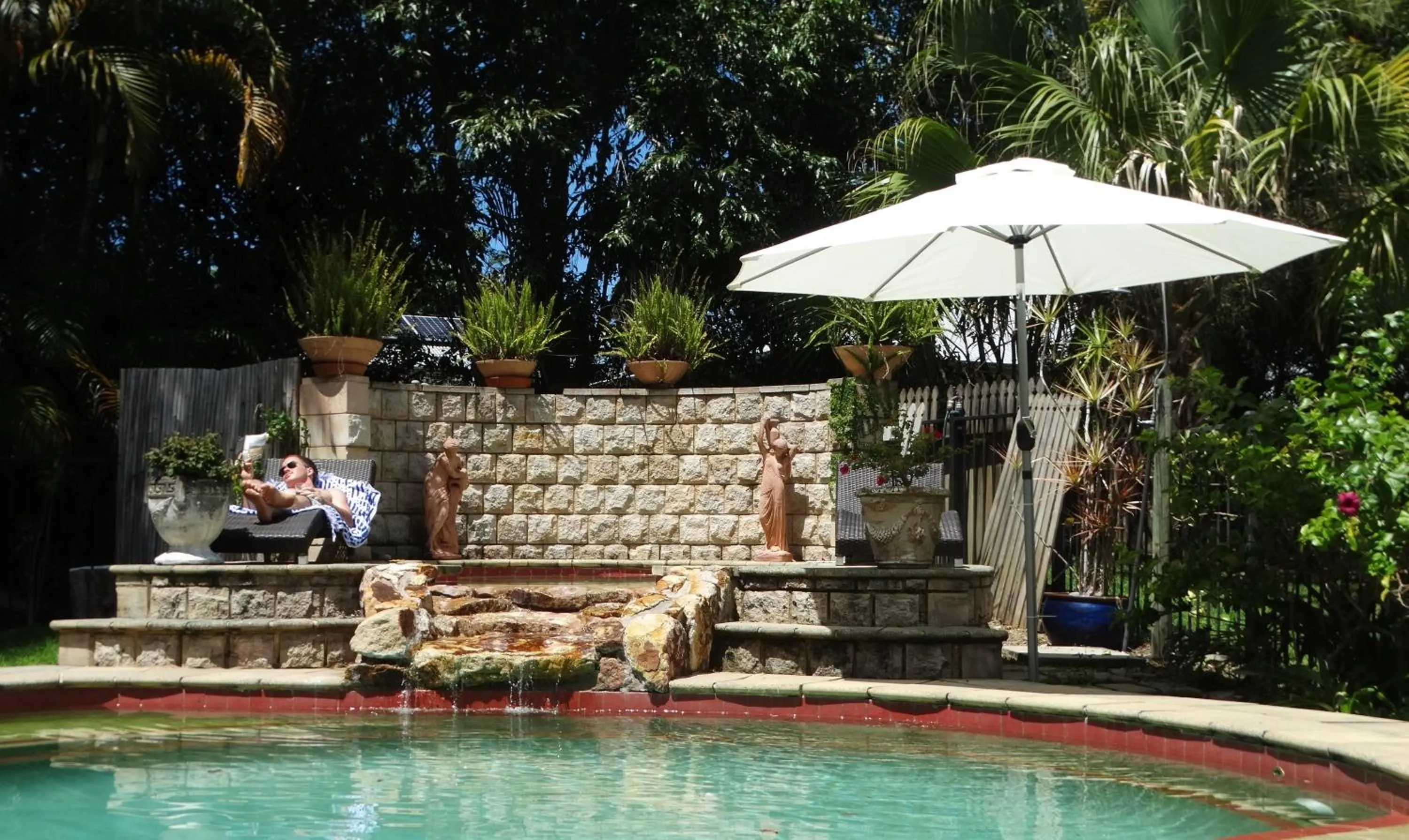 Swimming pool in Noosa Valley Manor B&B
