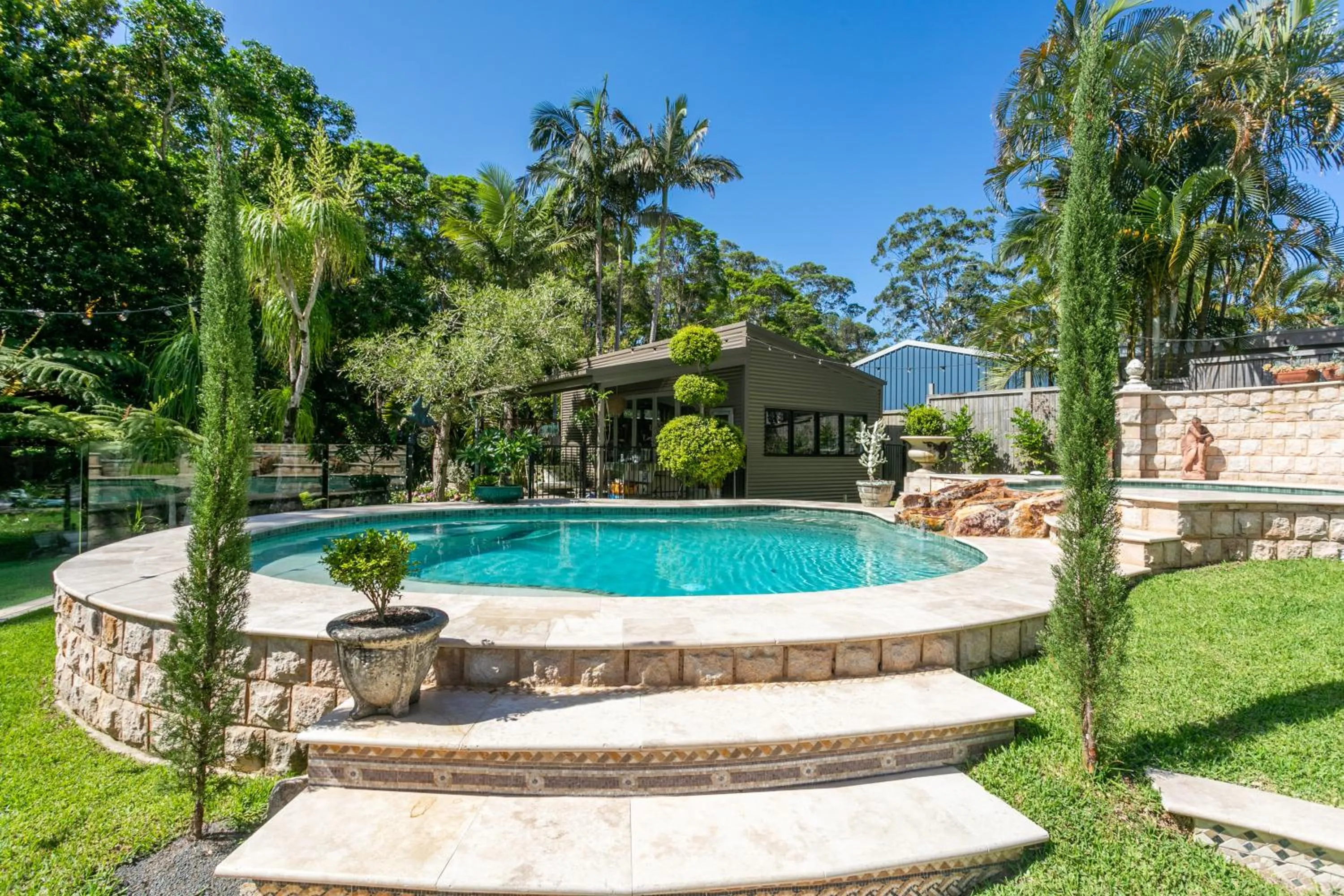 Swimming pool in Noosa Valley Manor B&B
